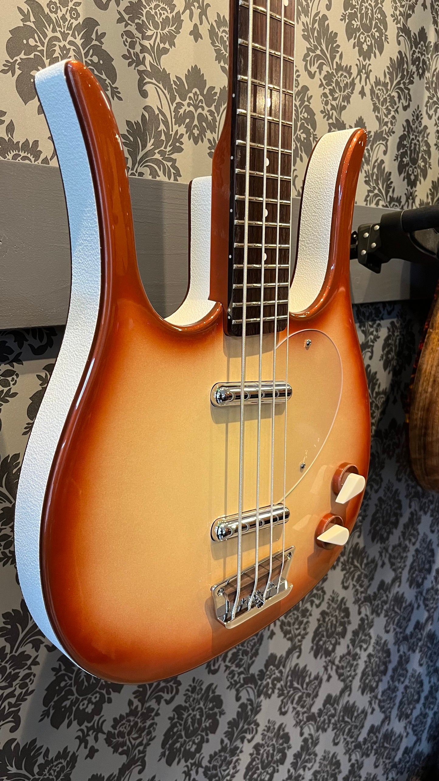 Danelectro 58 Longhorn Bass Copper Burst