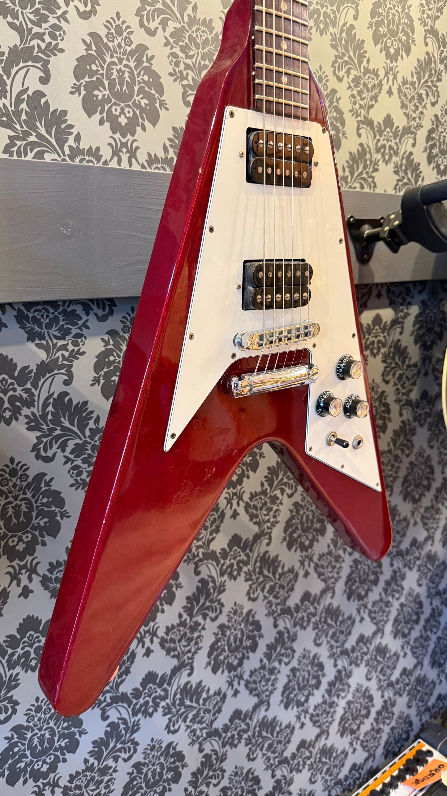 Gibson Flying V '67 in Dark Cherry 1996 incl case (occasion)
