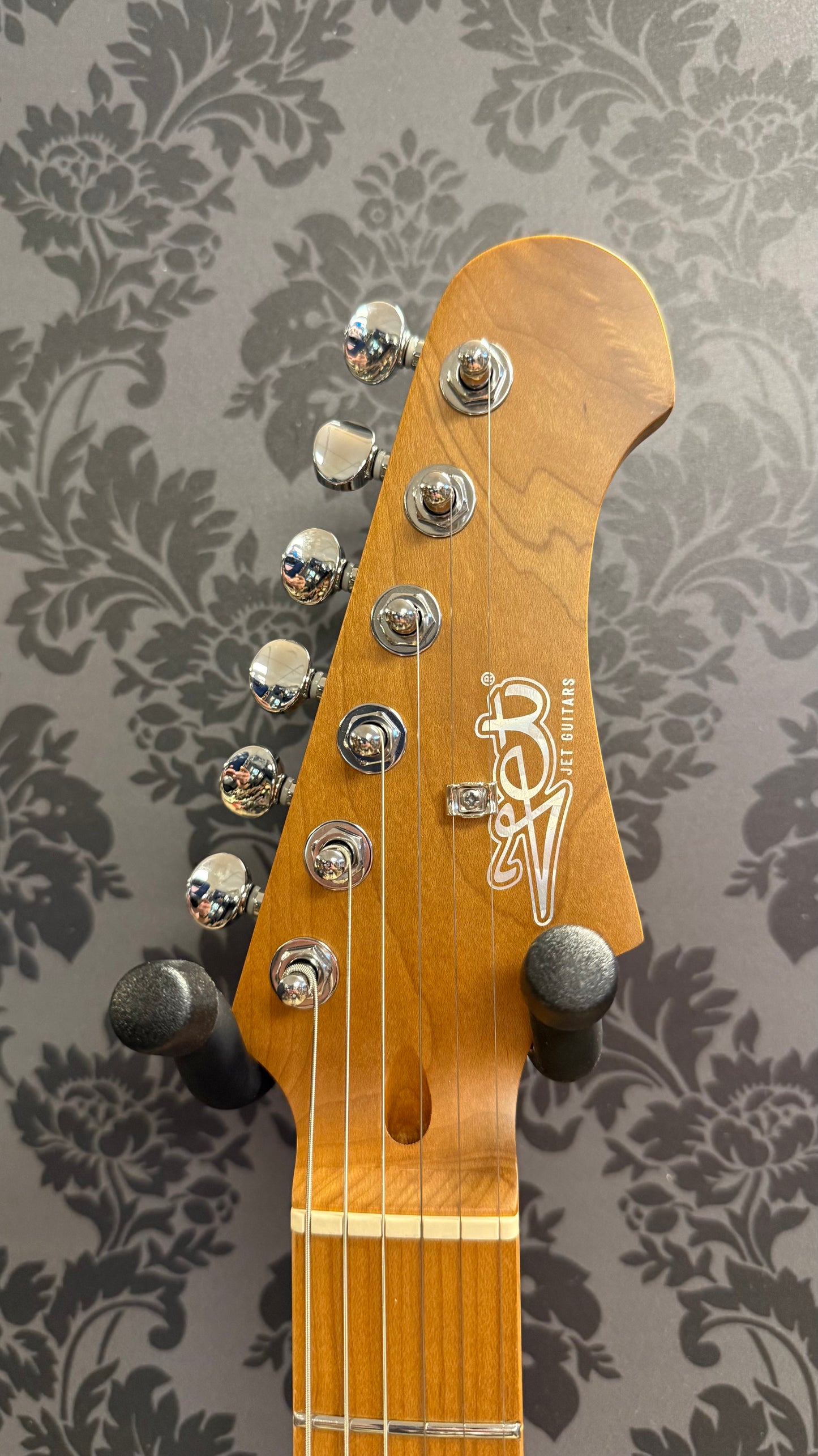JET Guitars JS-300 Burgundy Pink