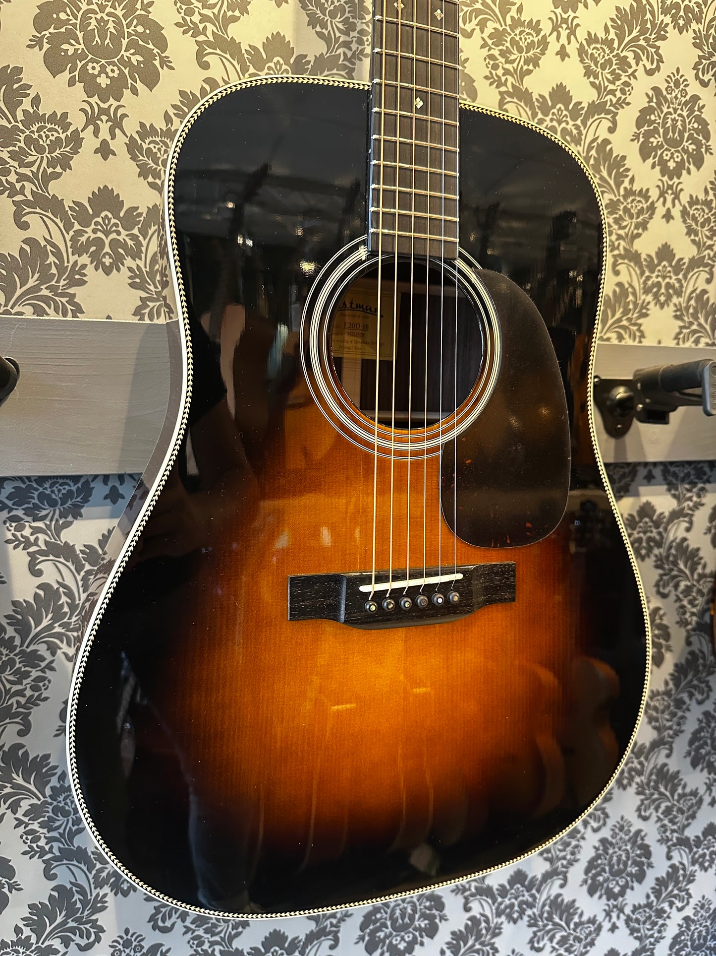 Eastman E20D Sunburst Incl. case