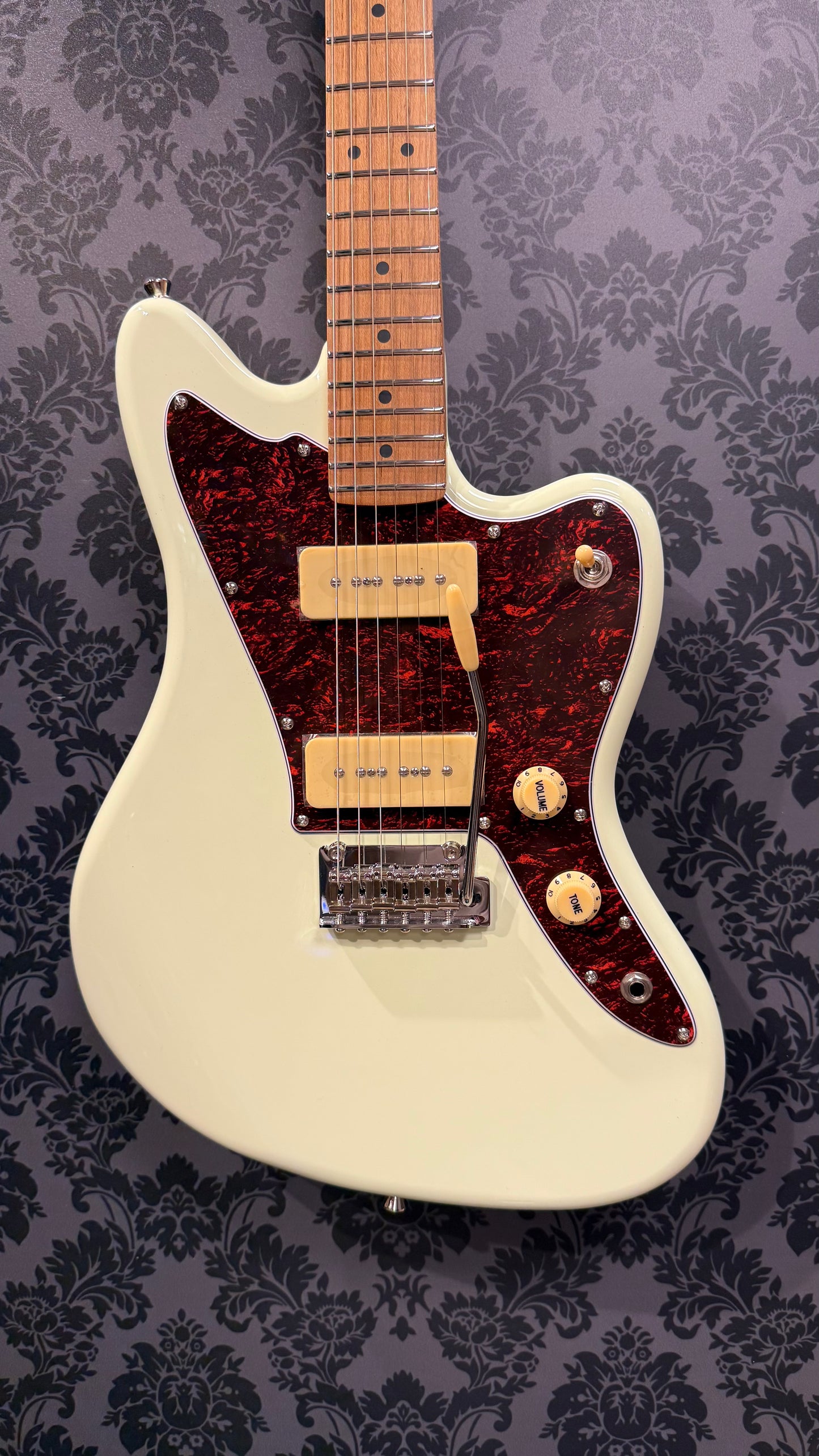 JET Guitars JJ300 P90 OW J-Style Olympic White