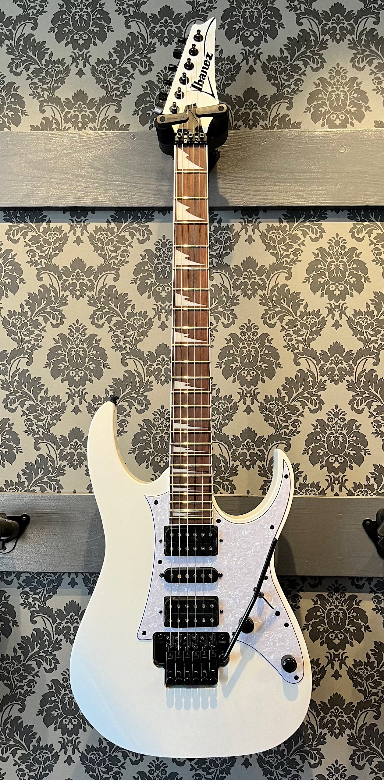 Ibanez RG450-DXBWH