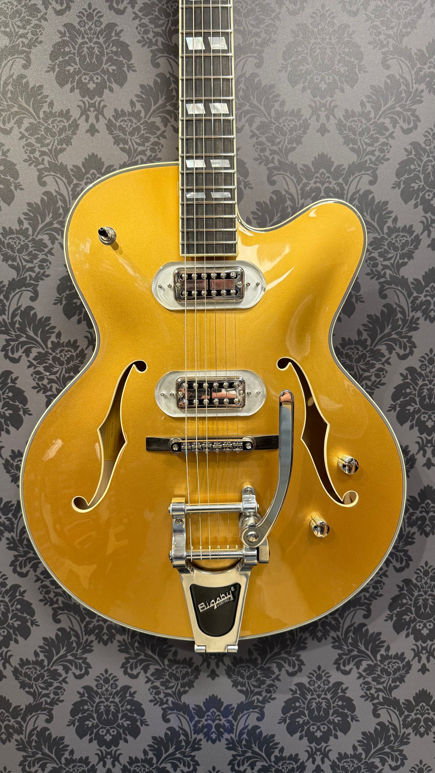 Eastman T58-GD: 16" Archtop Gloss Gold (incl.bag)