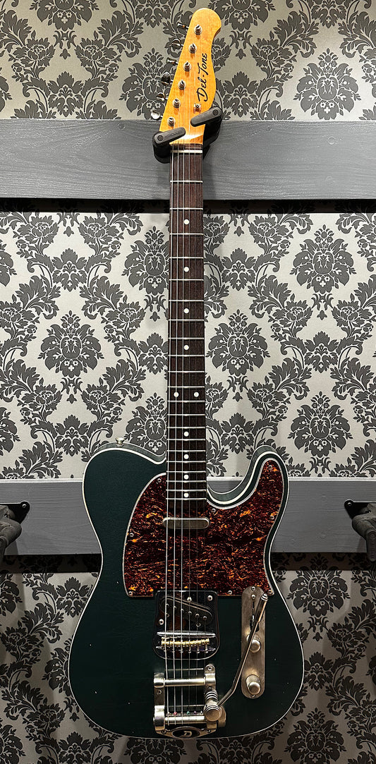 Del-Tone 60’s T-Style Custom Sherwood Green Duesenberg Trem Incl. case