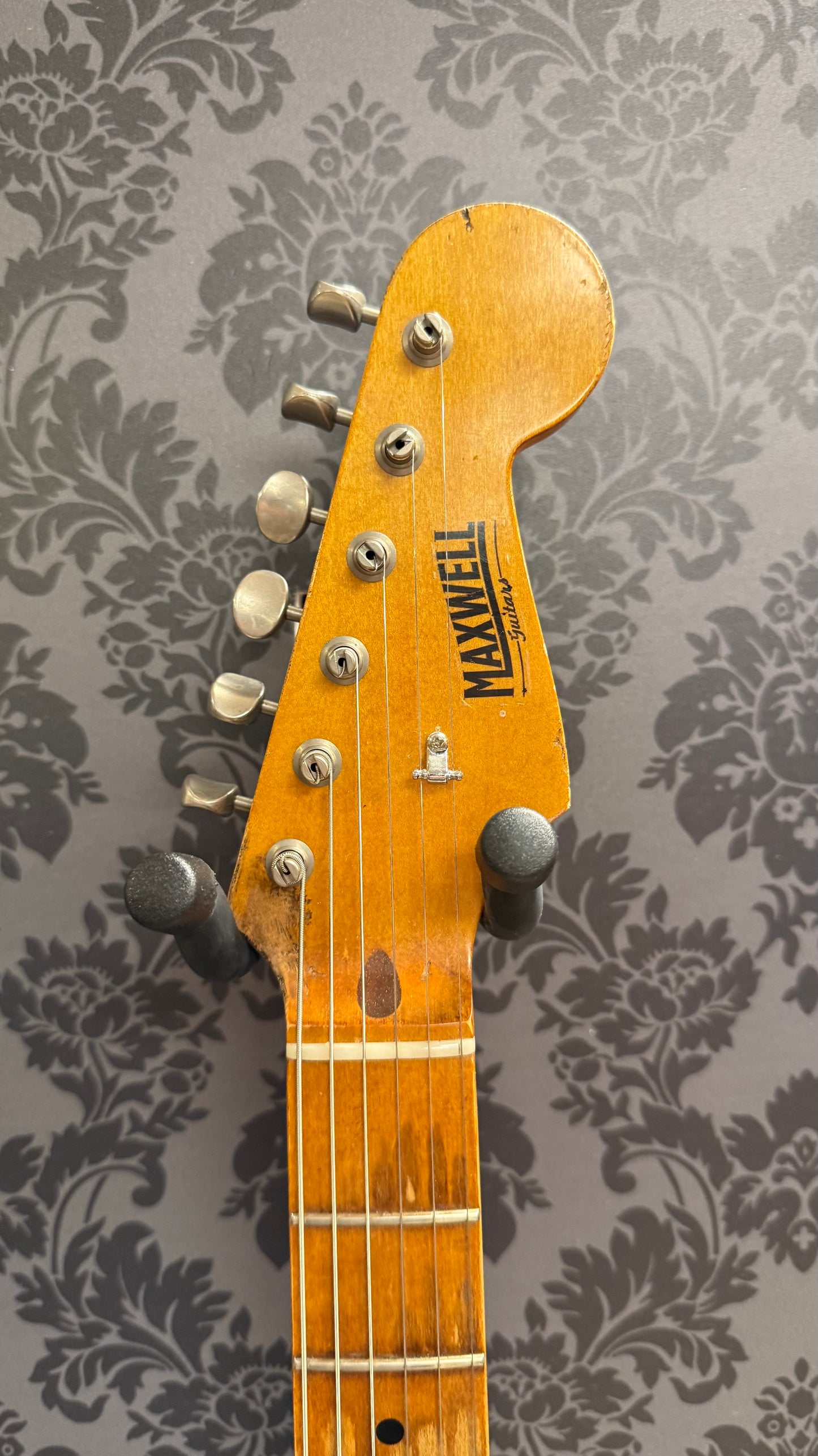 Maxwell Stratocaster Aged Black incl. Case (occasion)