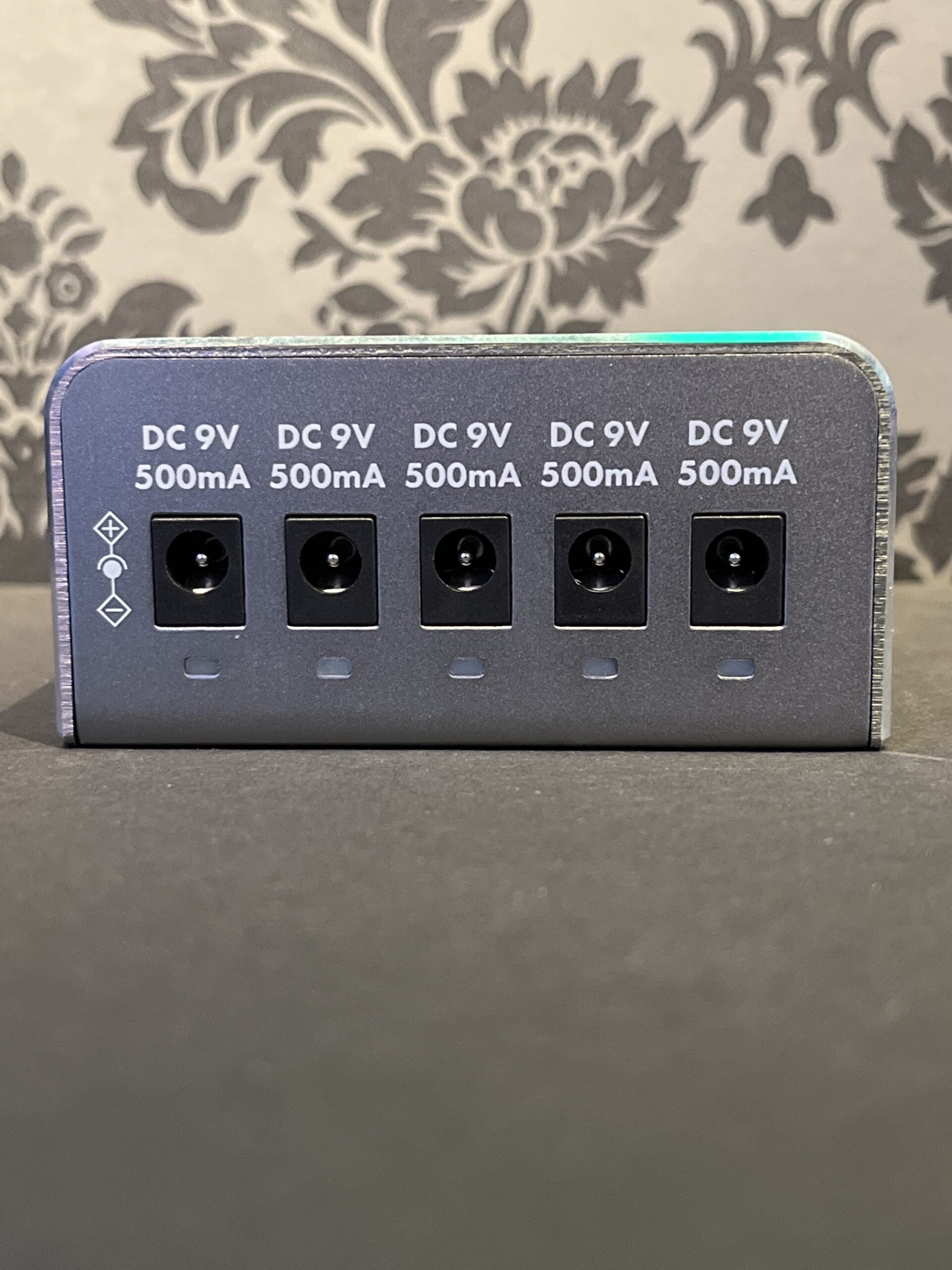 Fender Engine Room LVL 5 power supply – Rock City Guitar Shop