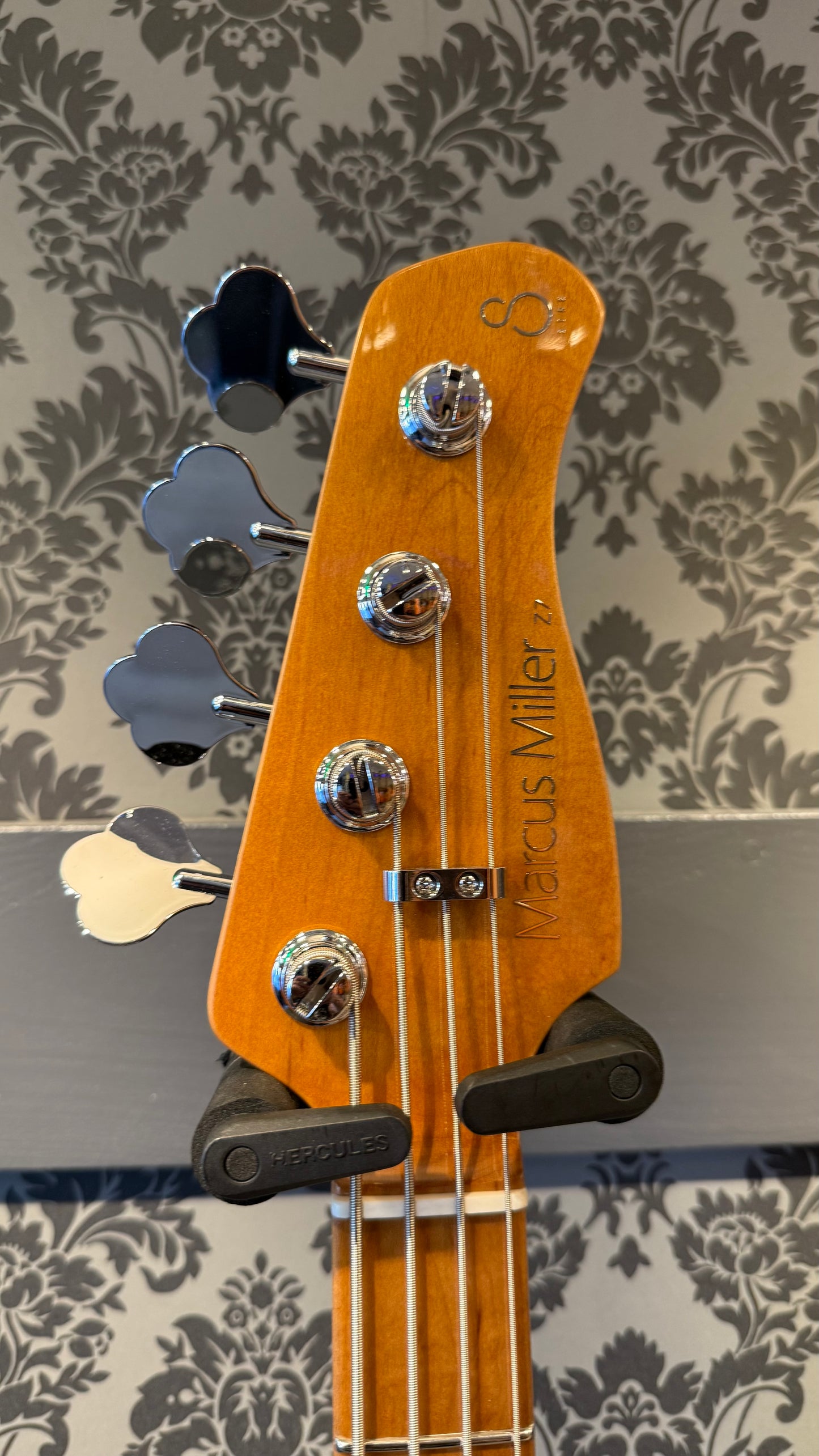 Sire Basses Z7 Marcus Miller swamp ash Naturel