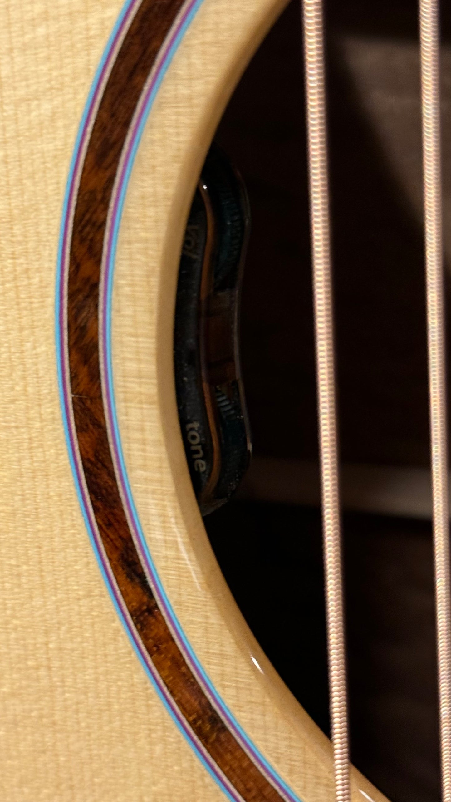 Eastman L-OMCE Quilted Sapele incl. case (B-stock)