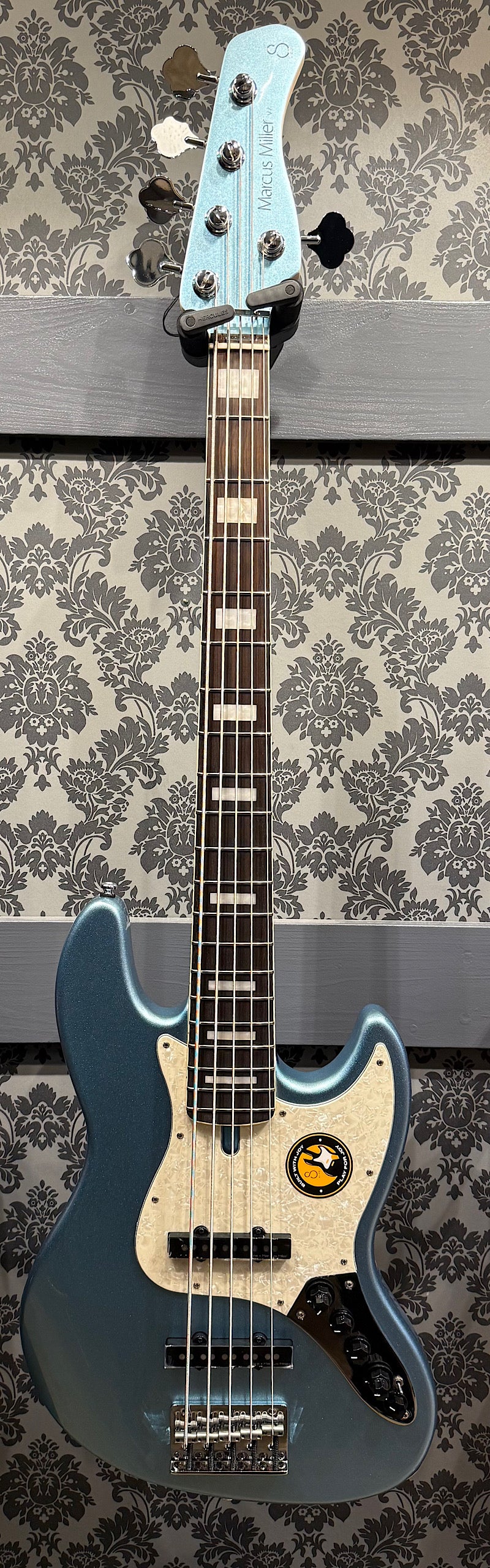 Sire V7+ A5/LPB Lake Placid Blue