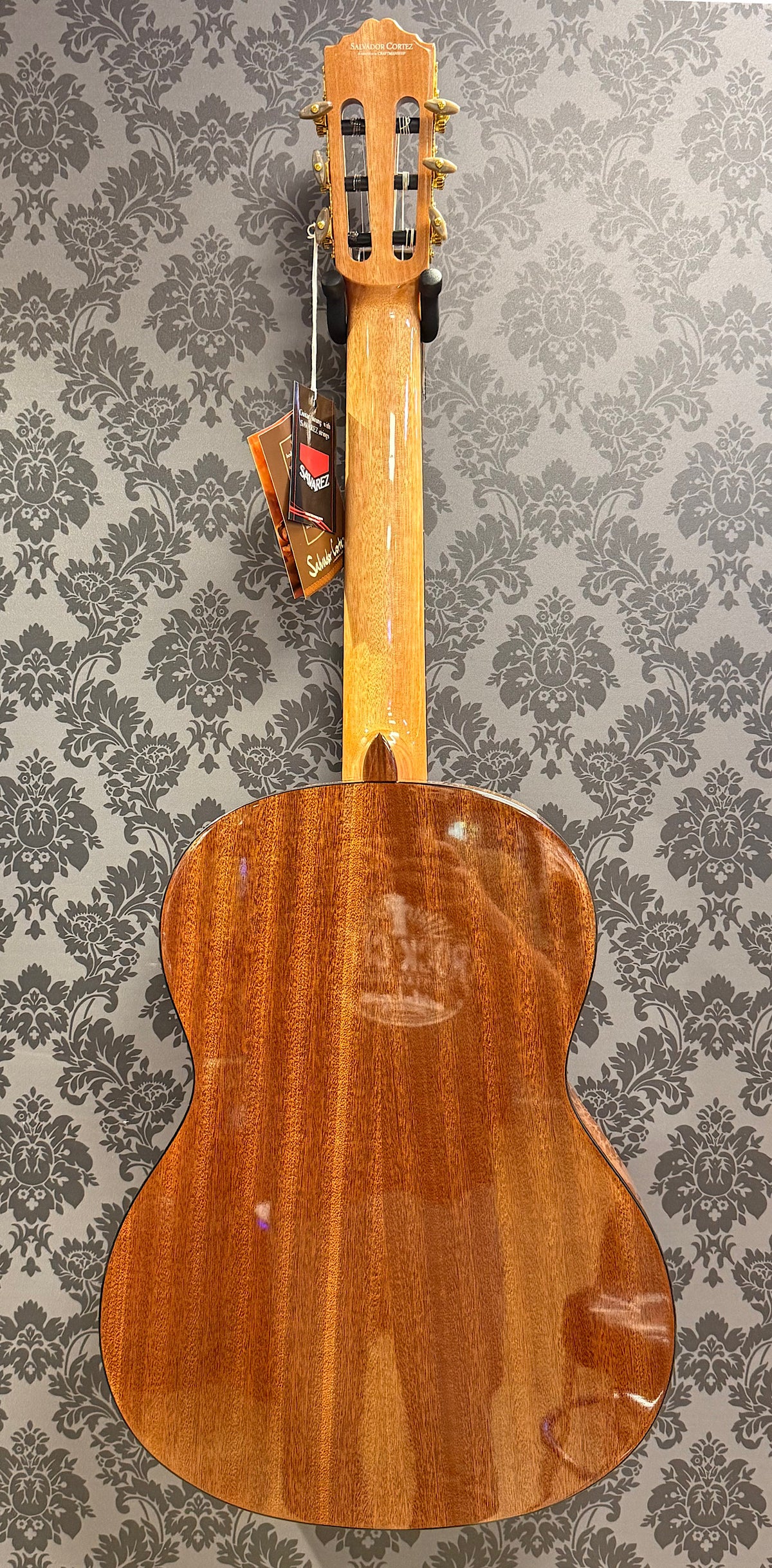 Salvador Cortez CC-10 Classic Guitar
