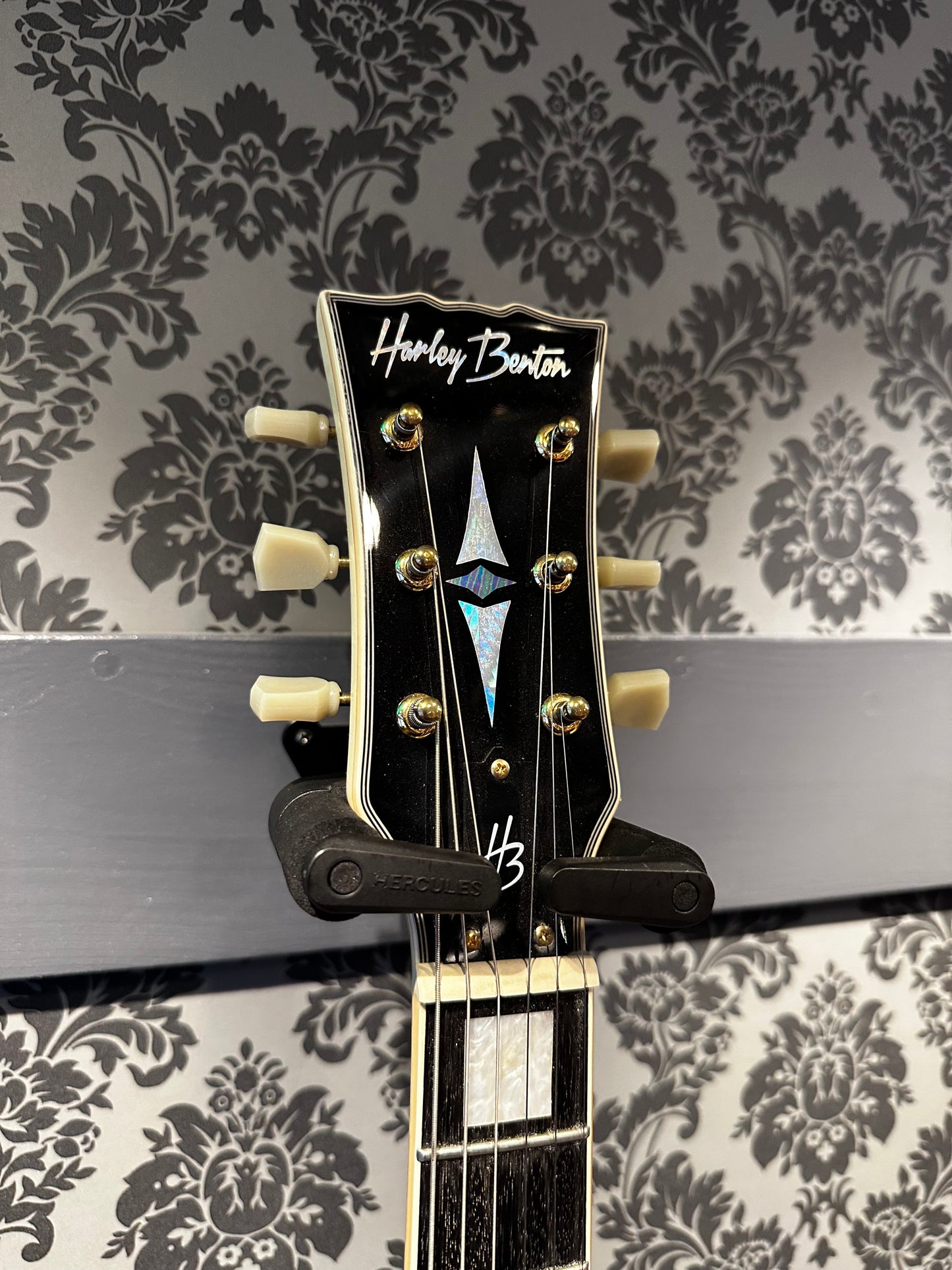 Harley Benton DC-600 Vintage Ivory (occasion)