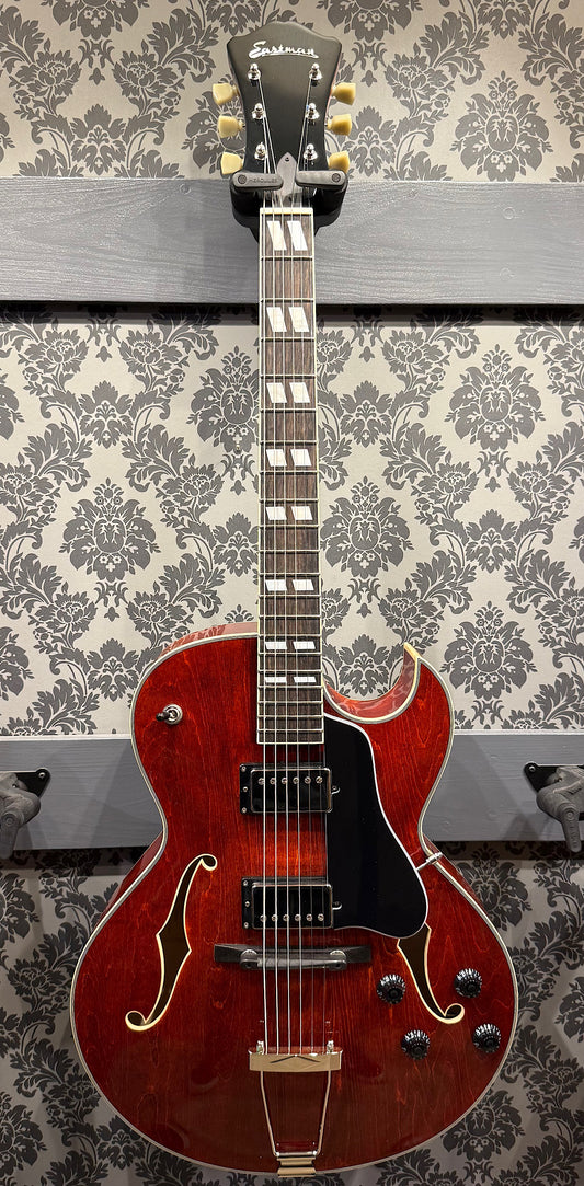 Eastman AR372CE Vintage Cherry Archtop Ken Armstrong incl. case