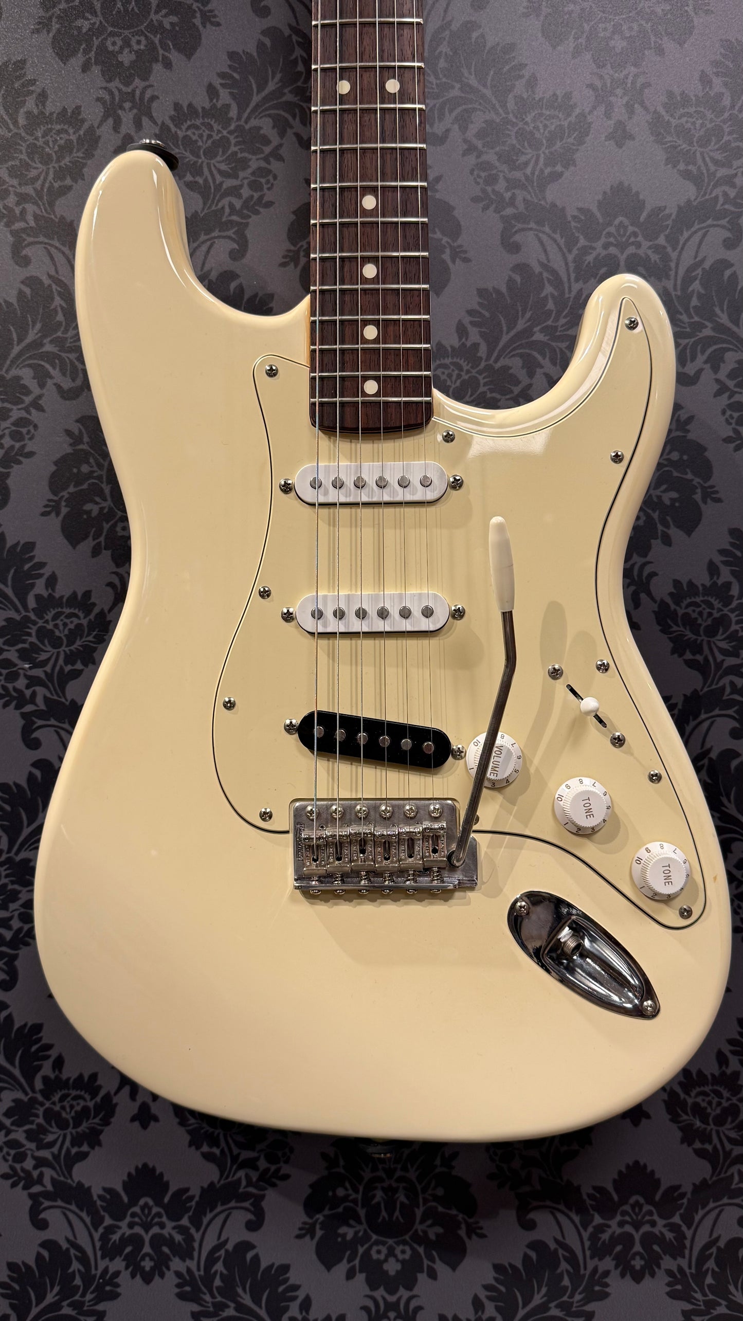 1995 Fender Squier Series (Mexico-made) Stratocaster OW (occasion)