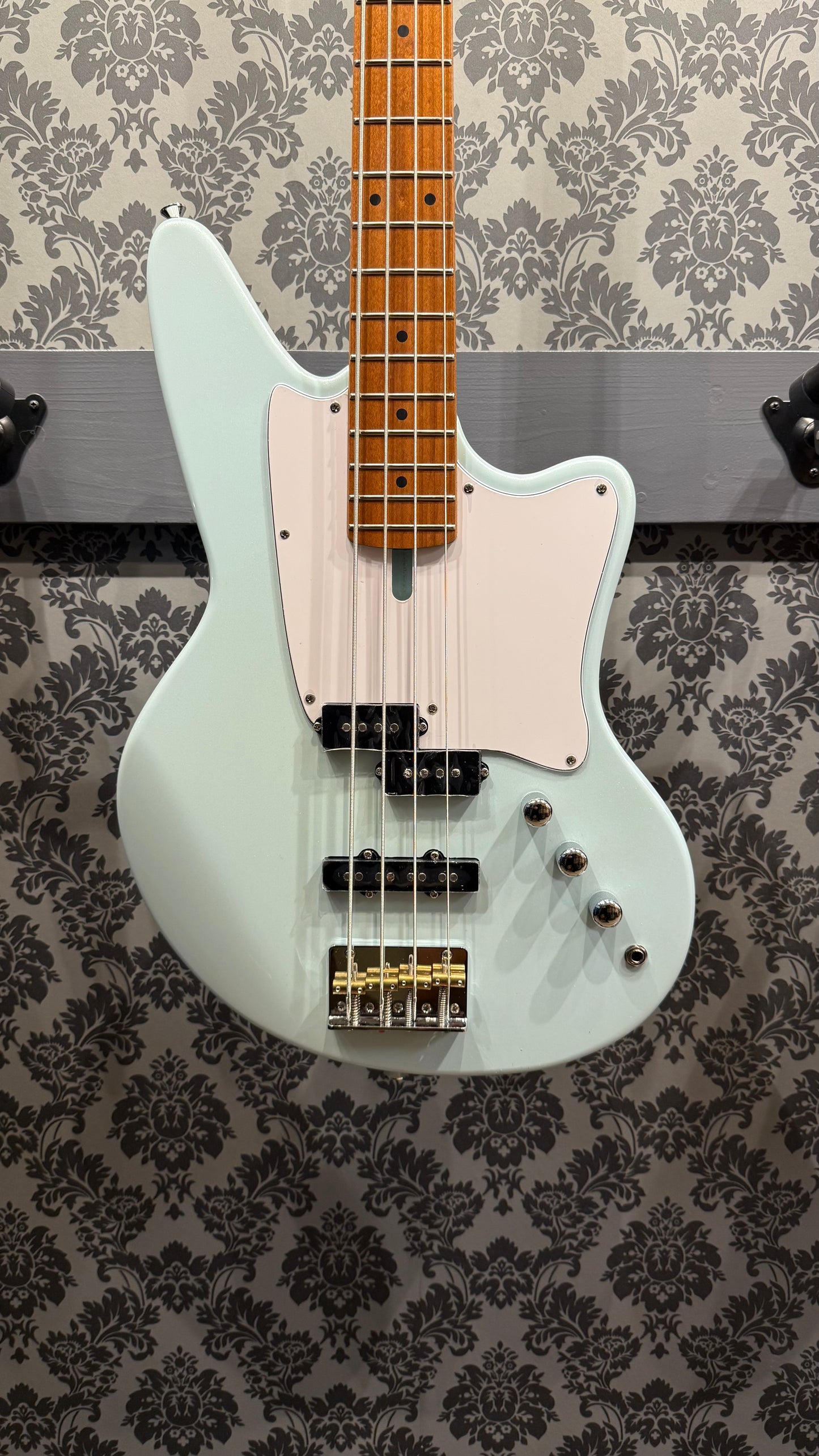 Ashdown The Saint Ice Blue