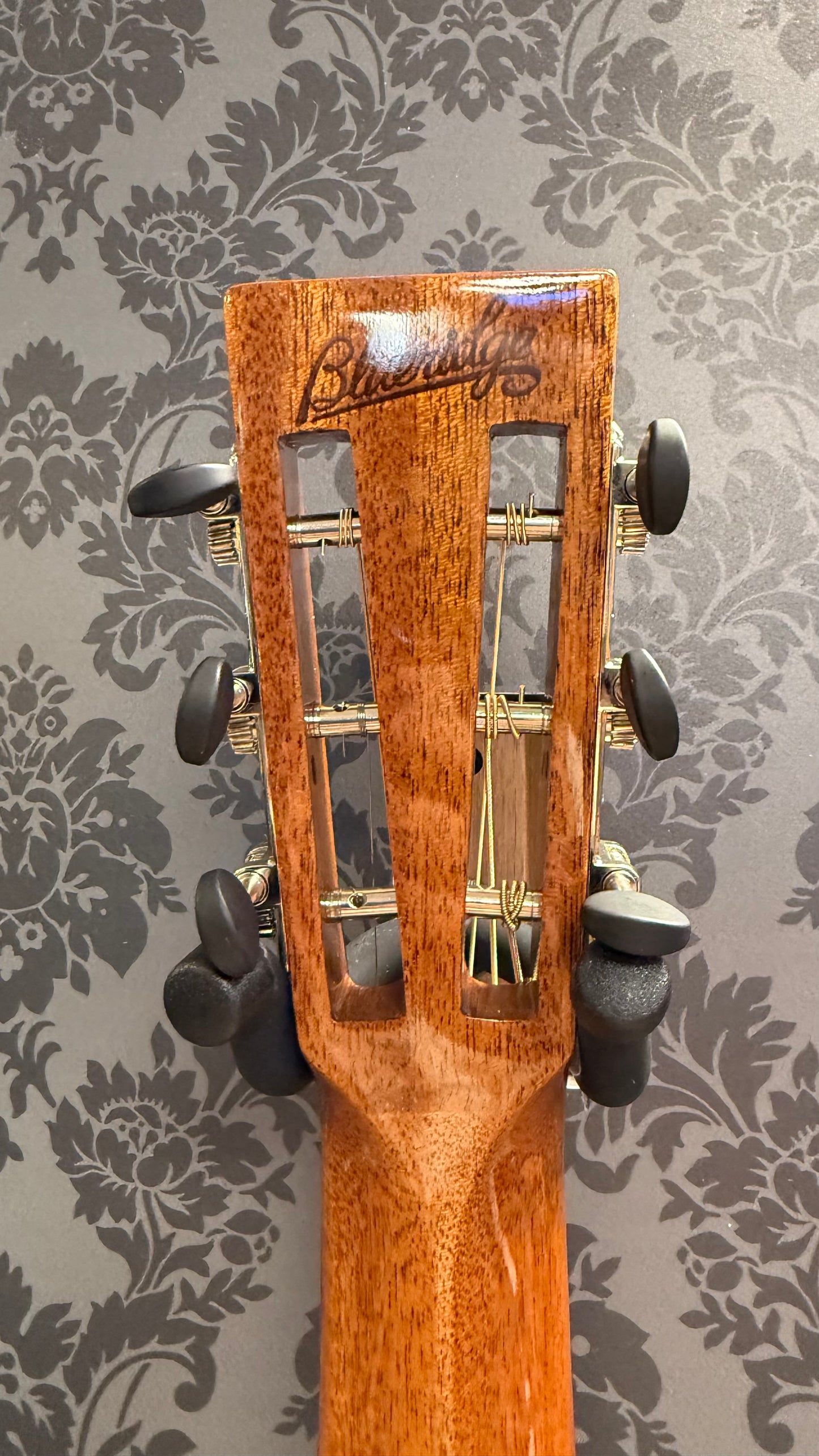 Blueridge BR-341 Historic Series Parlor Guitar