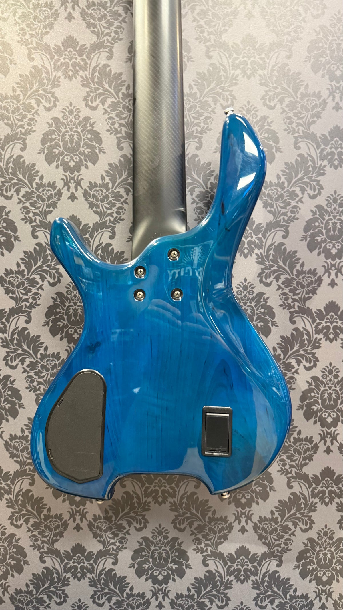 Bogart "New Bogart V" bass + case (occasion)