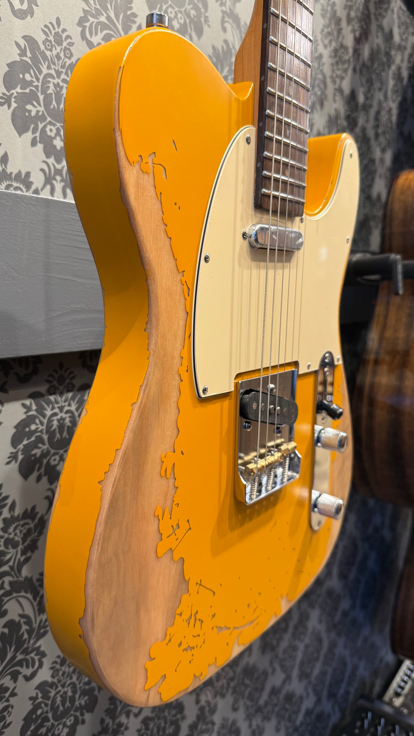 Henry's TL-1 Space The Comet Yellow Relic incl. bag