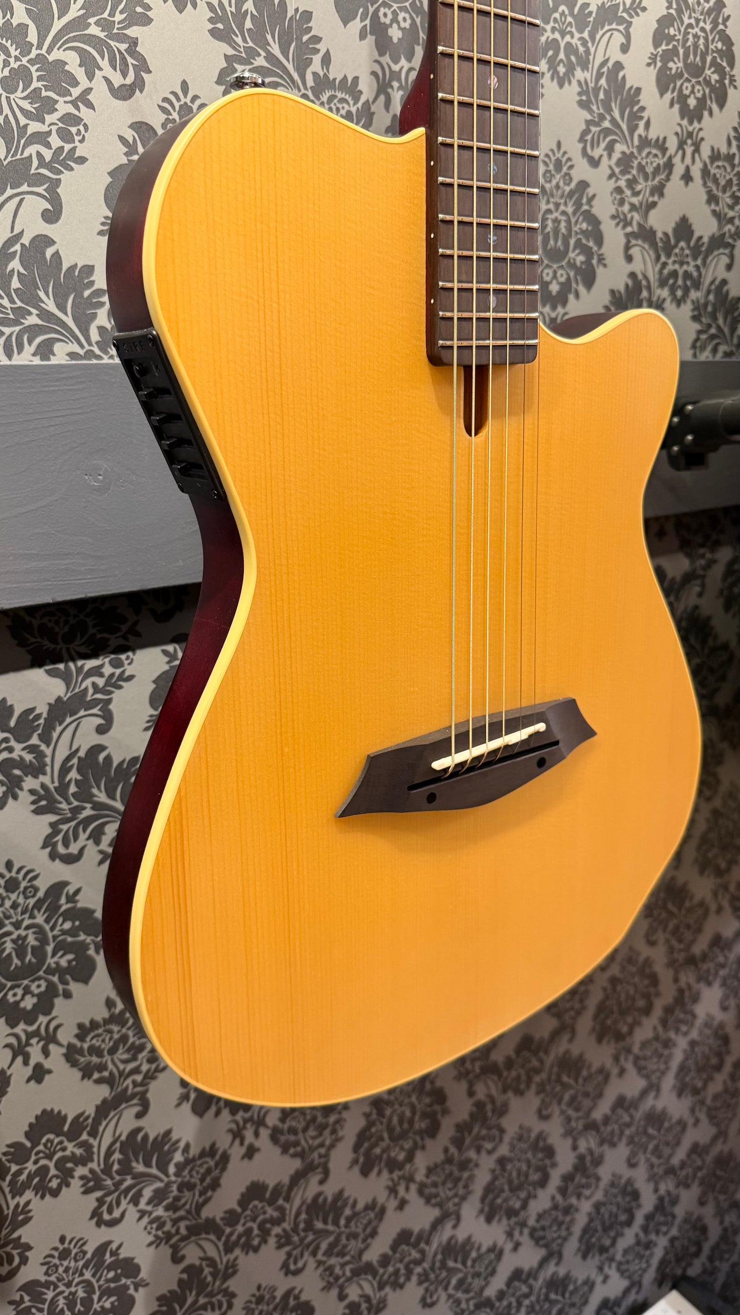 Sire Guitars Larry Carlton G5A Series natural satin