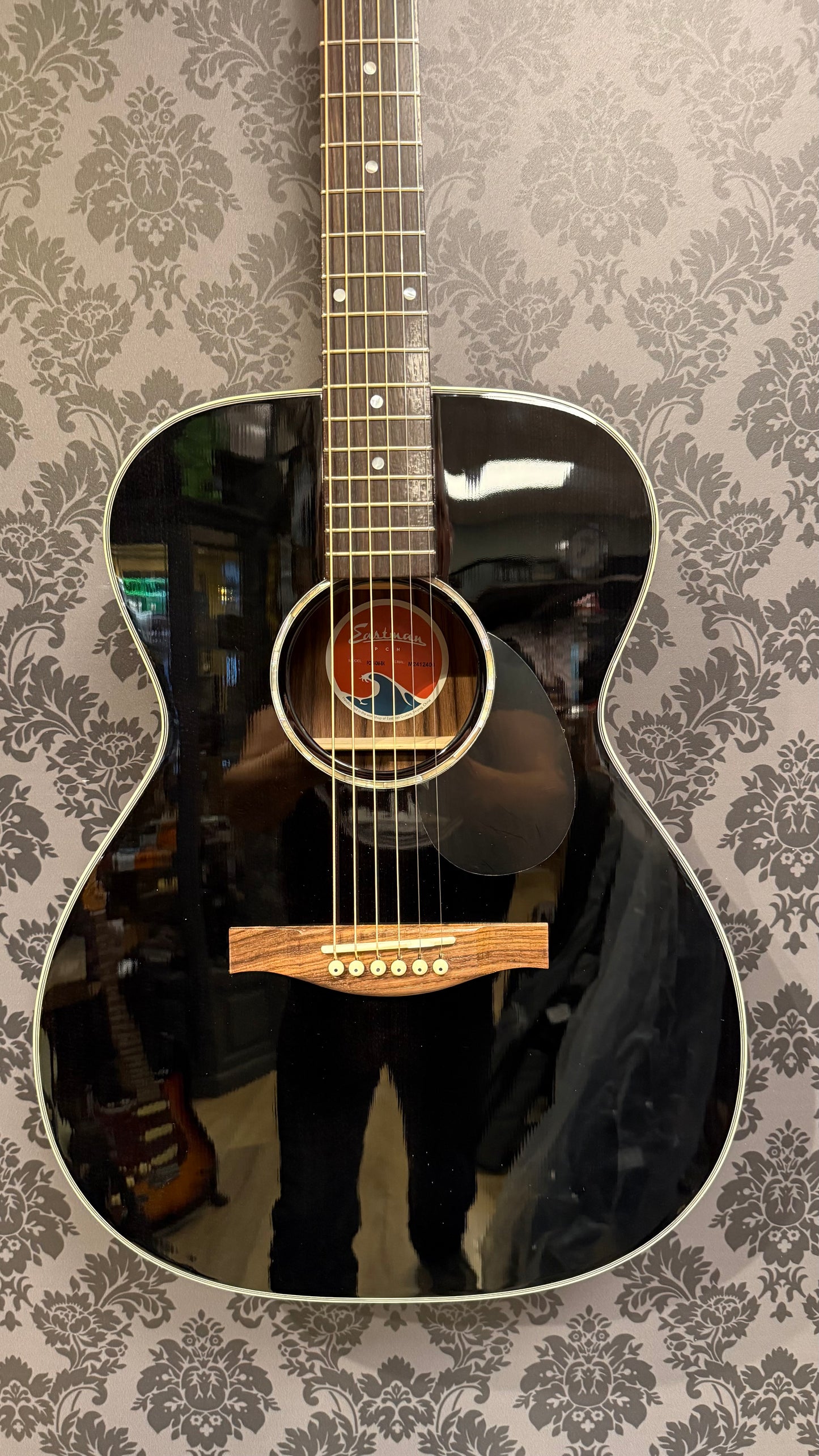 Eastman PCH2-OM BK incl.gigbag