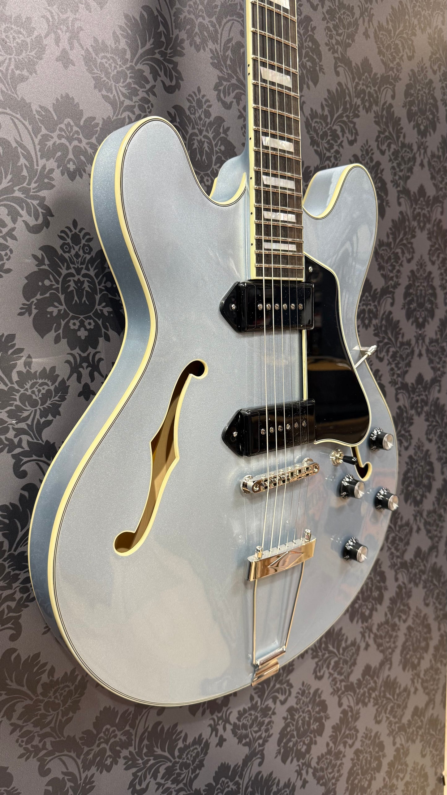 Eastman T64 Trapeze Iced Blue Metallic incl.bag
