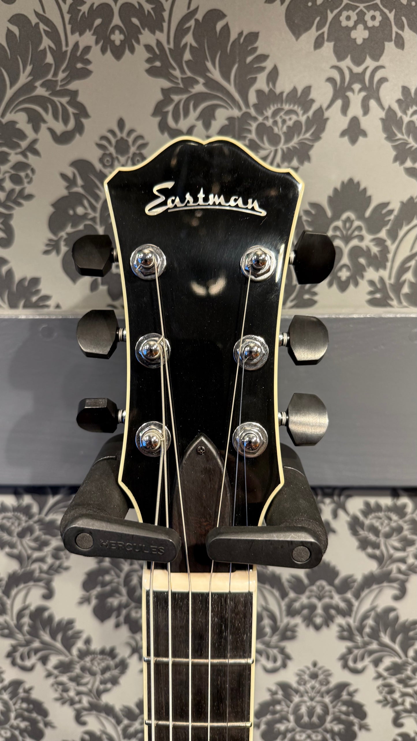 Eastman AR-603CED Archtop all solid incl.case