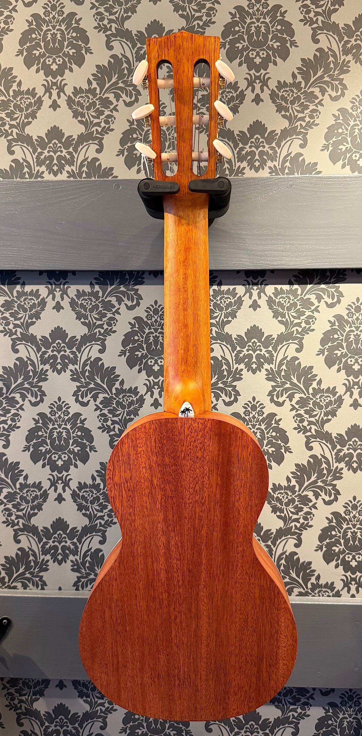 Mahalo MP-5 Pearl Series Solid Top Guitarlele