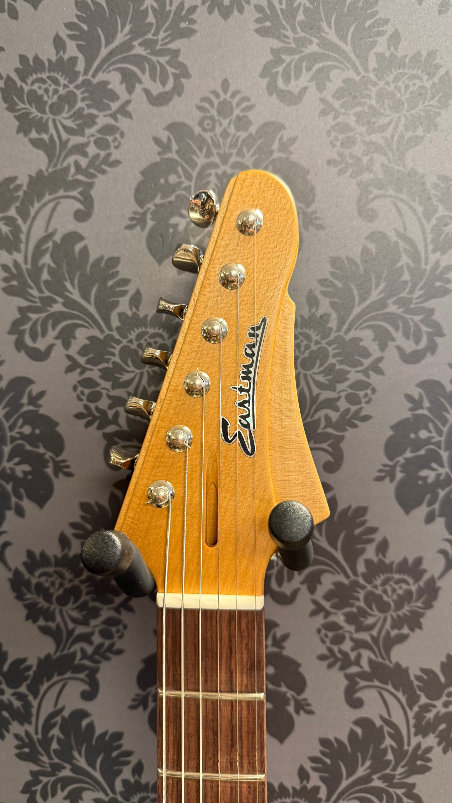 Eastman Fullertone Offset'62 Gold incl.bag