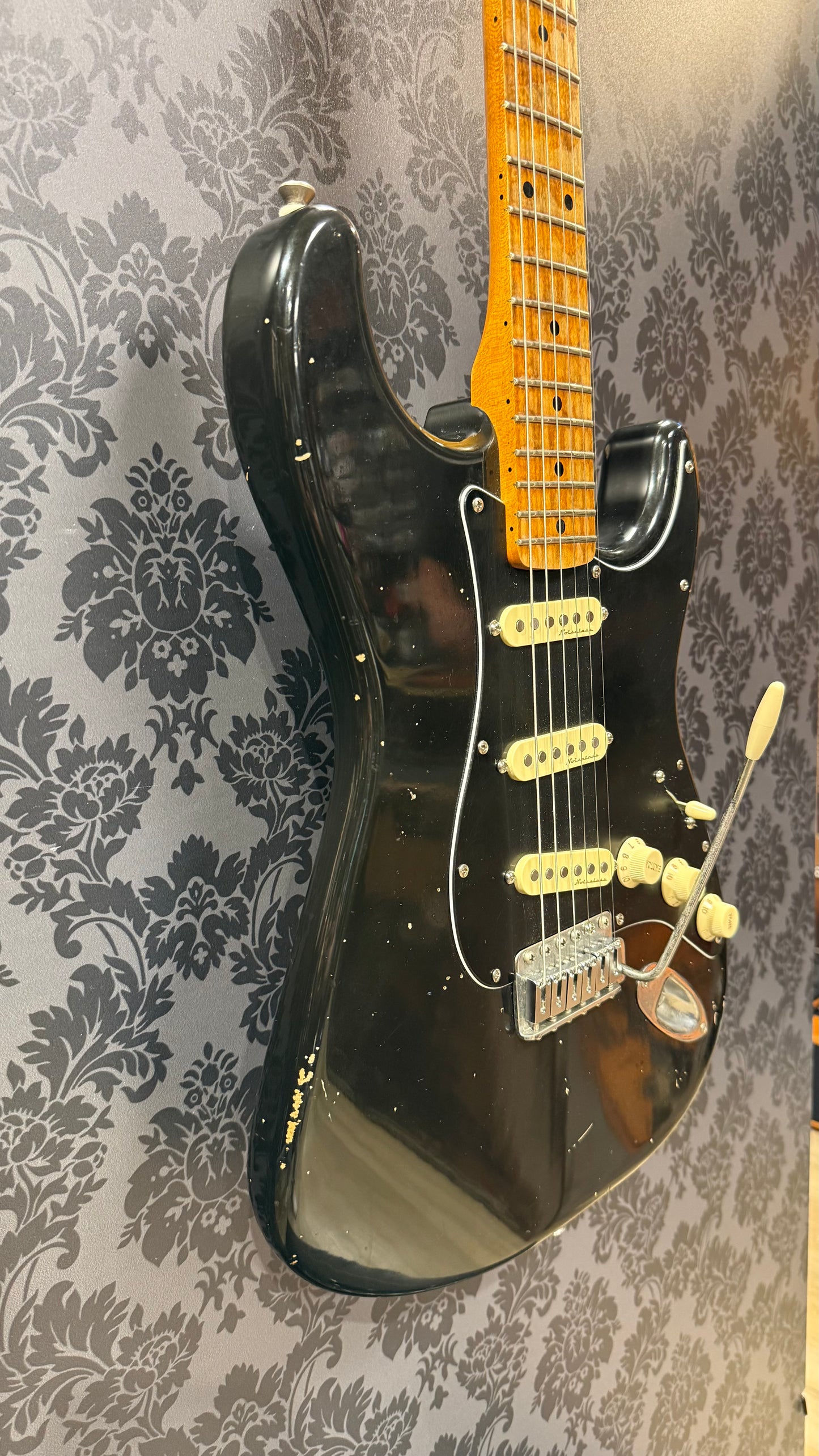 Maxwell Stratocaster Aged Black incl. Case (occasion)