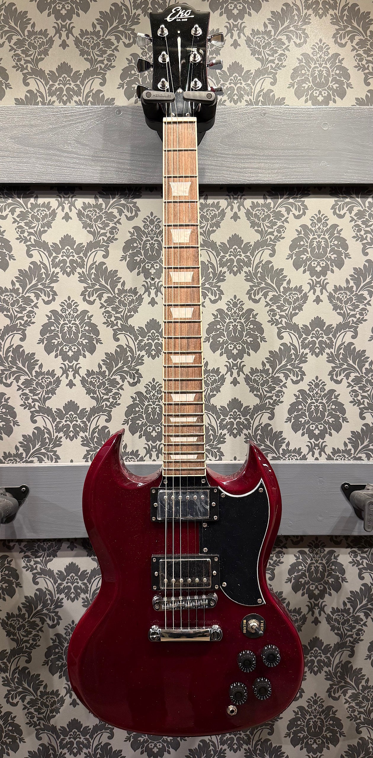 Eko DV-300 Red