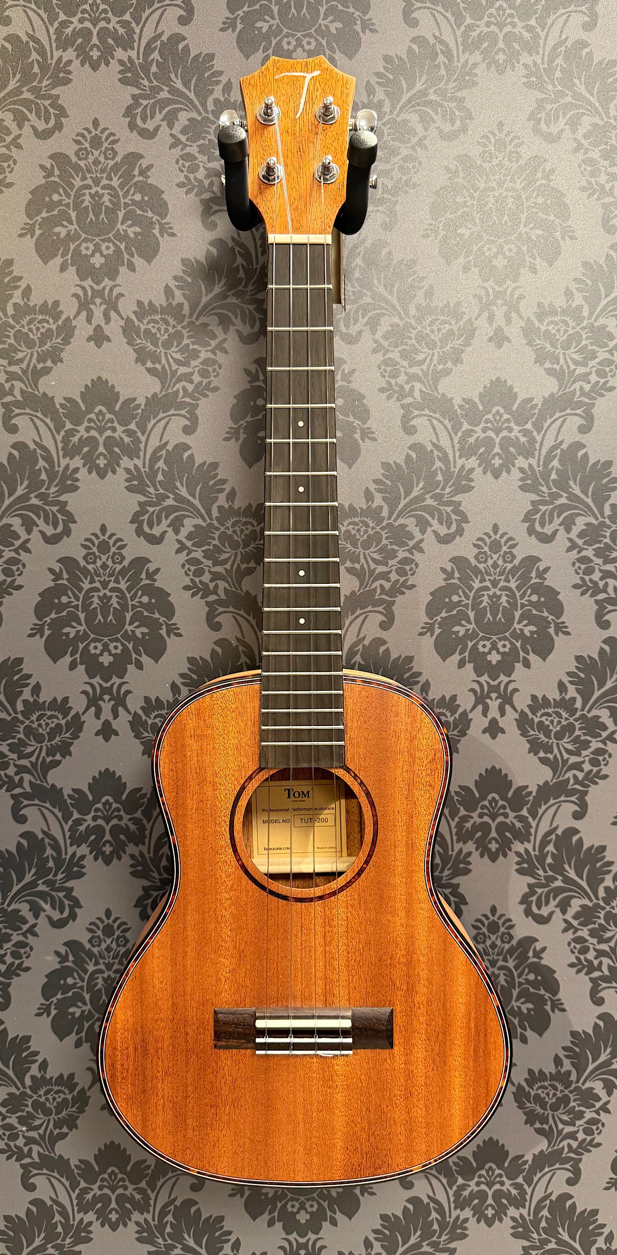 Tom TUT 200 Ukulele Tenor incl.bag