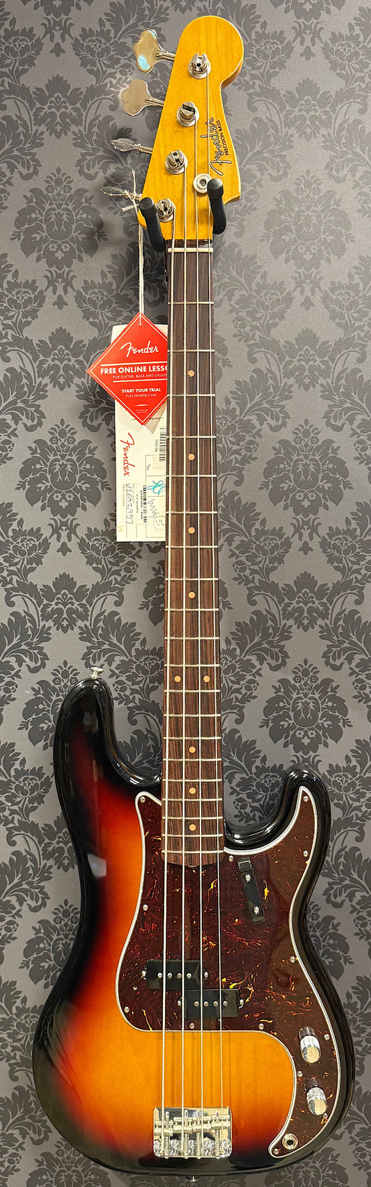 Fender American Vintage II precision bass 2026 + Case (occasion)
