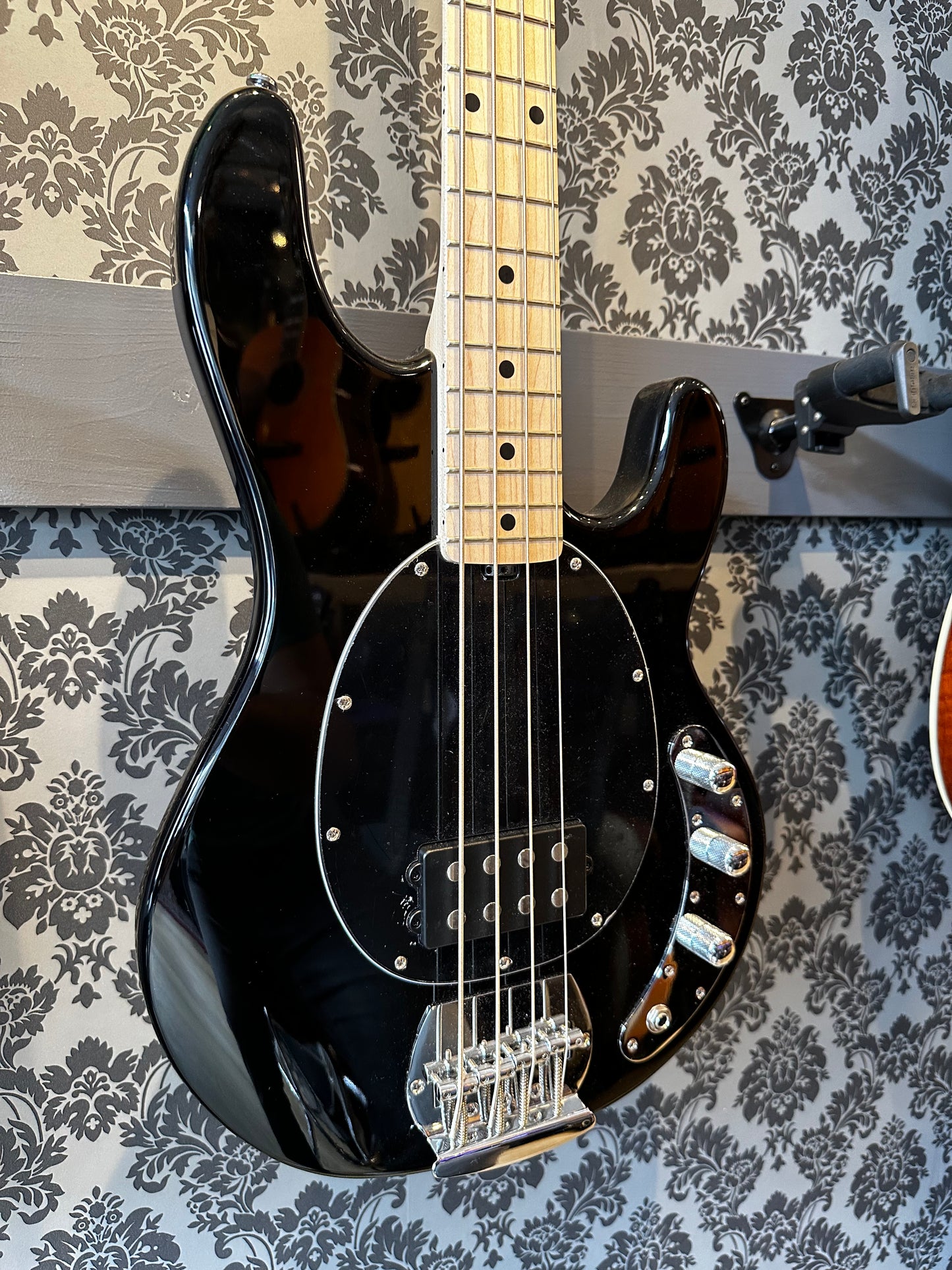 Sterling By Music Man Ray4-BK-M1