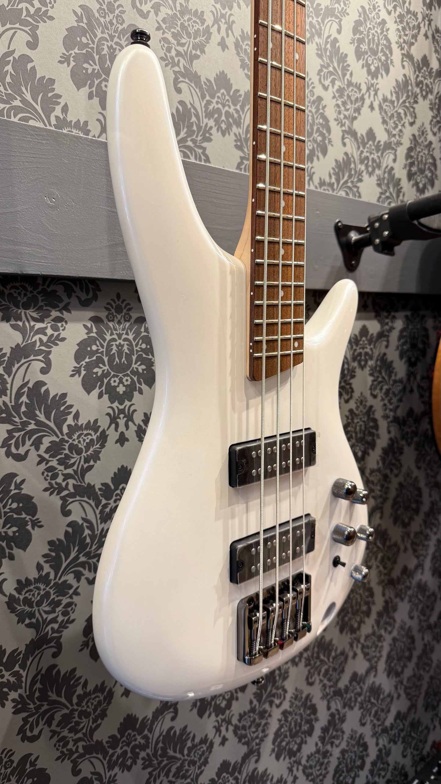 Ibanez SR300E-PW Bass Pearl White