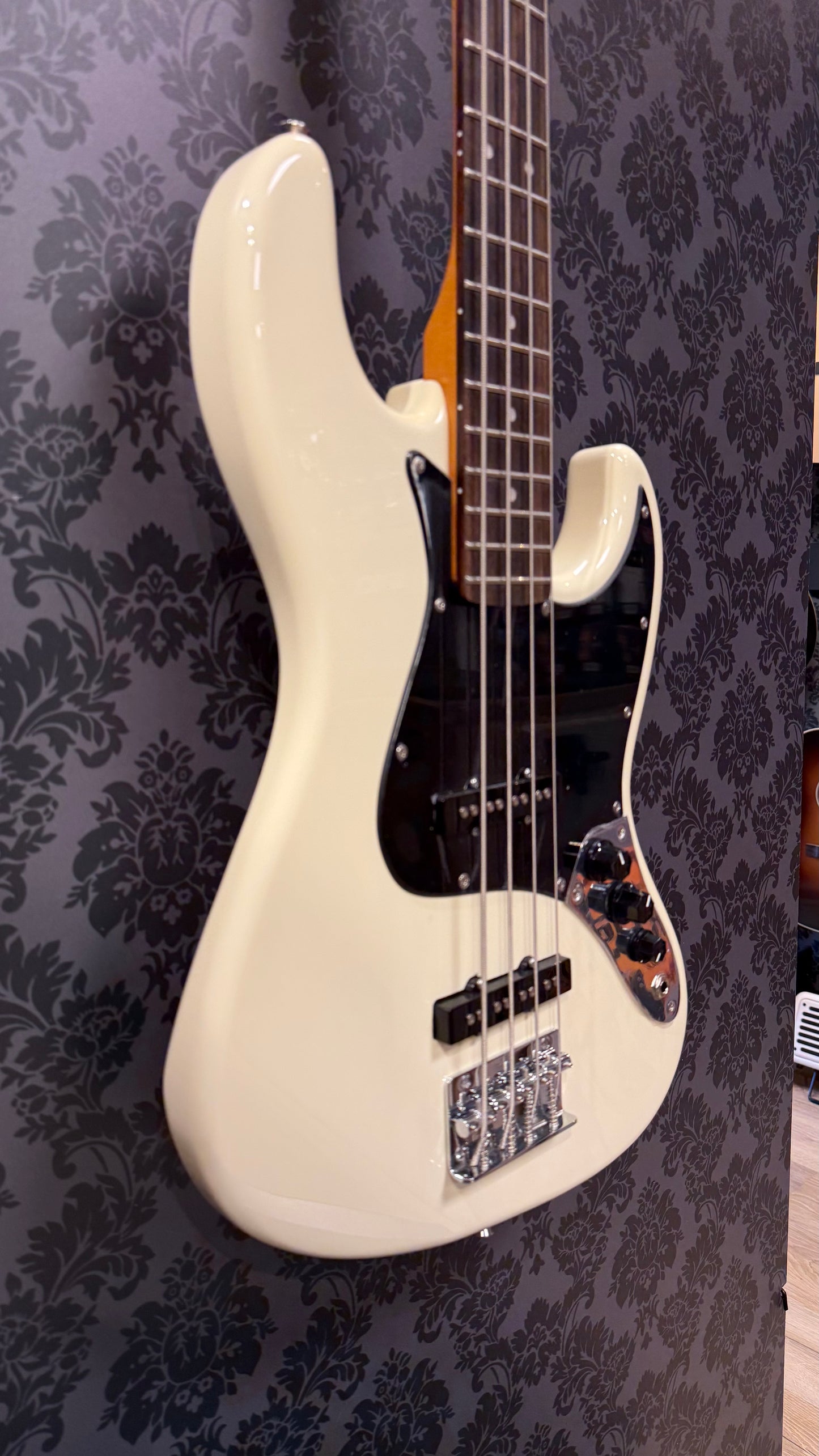 Eko JB-400 WH Tribute Bass