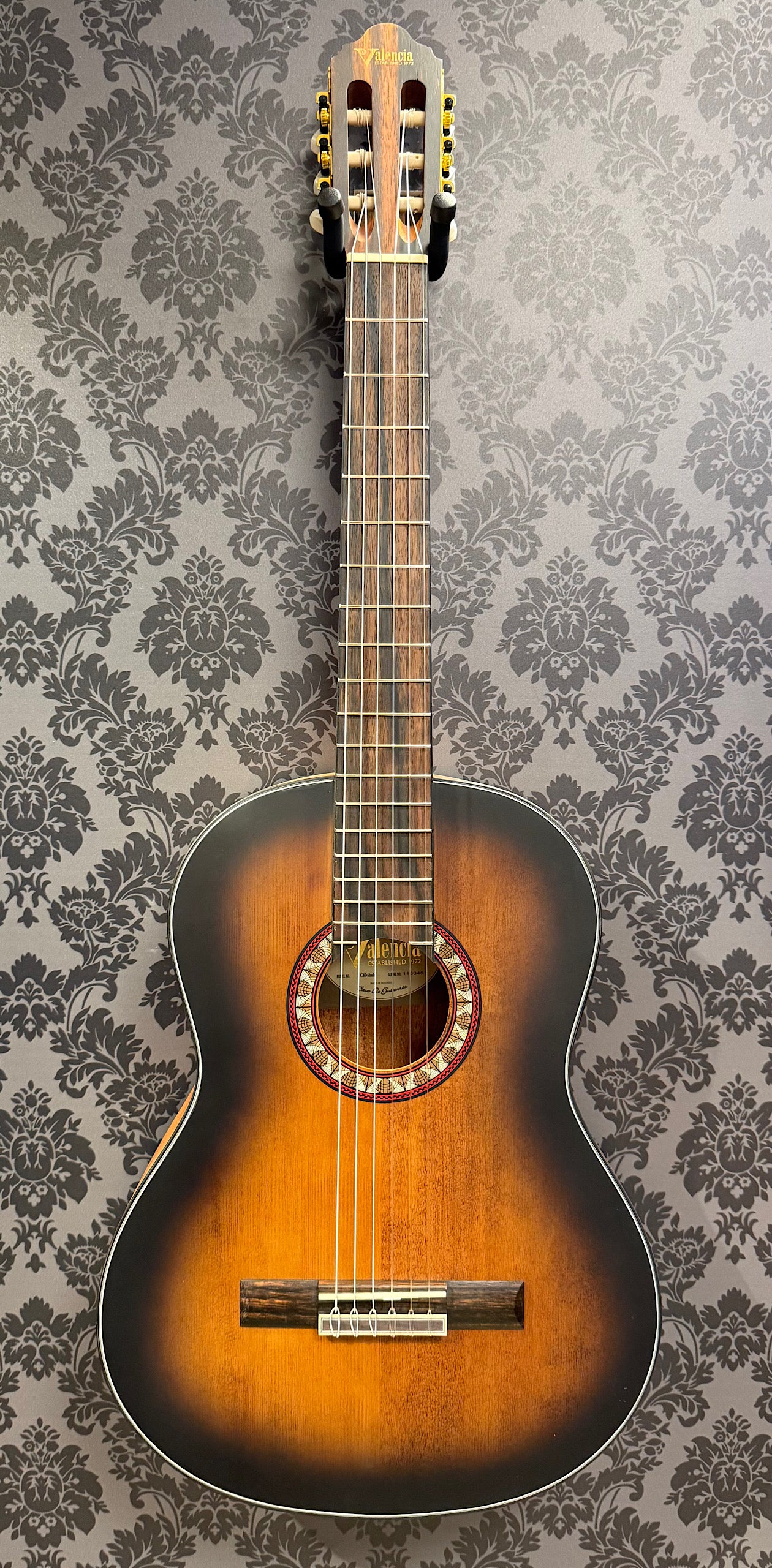 Valencia VC-404 HSB classic guitar 4/4