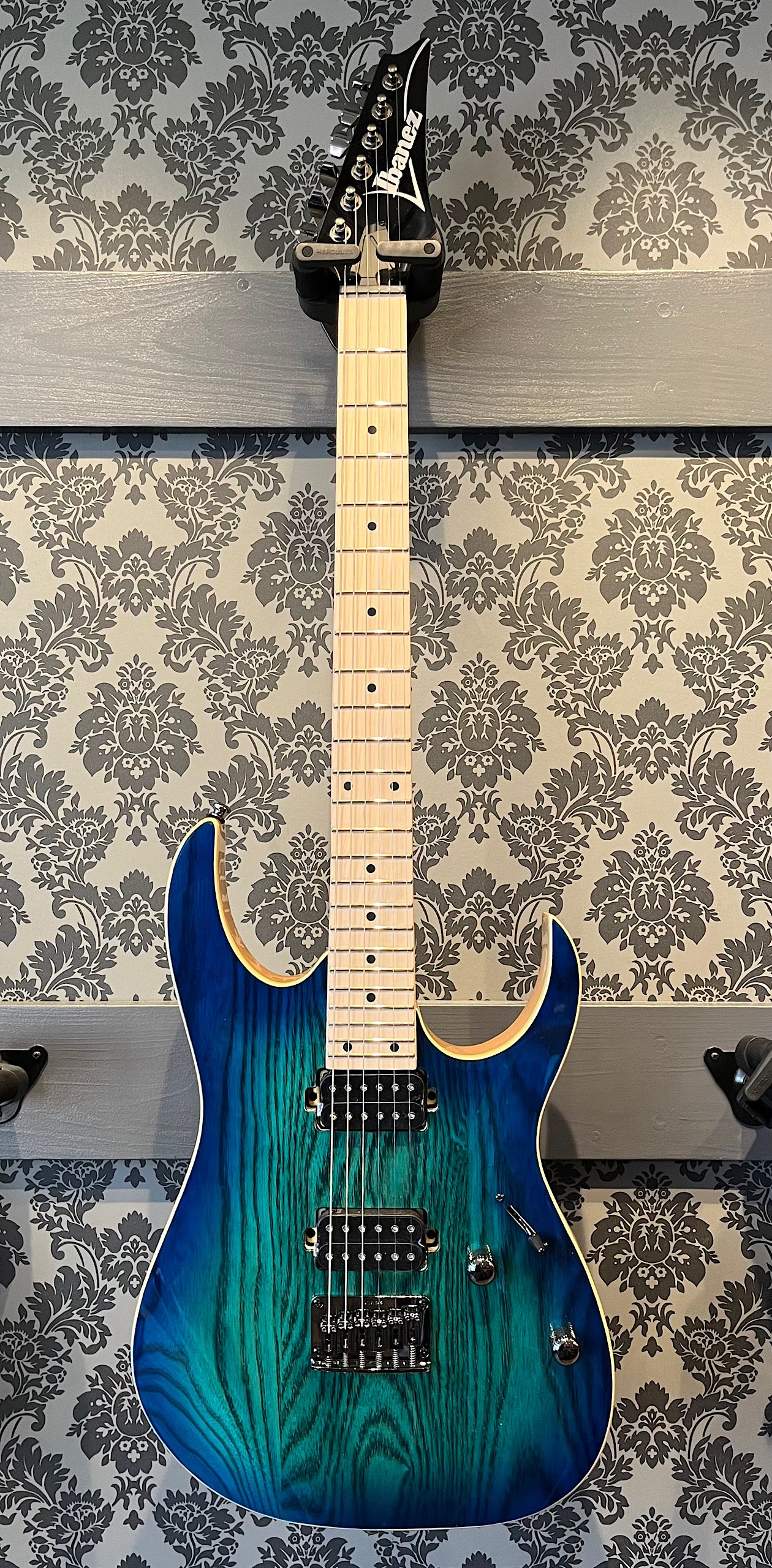 Ibanez RG421-AHMBMT Blue Moon Burst