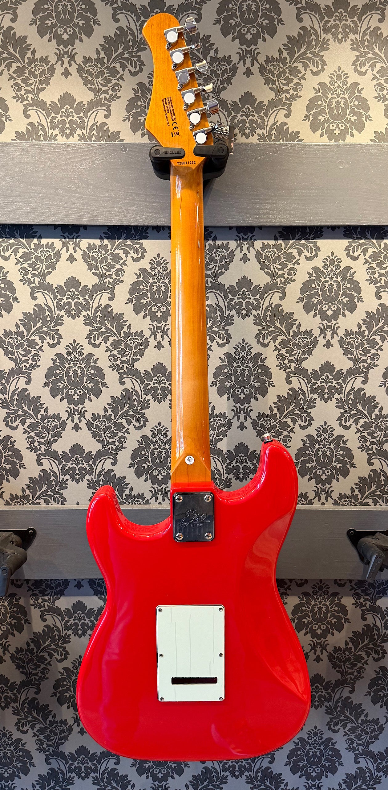Eko ST-300 Tribute Red – Rock City Guitar Shop