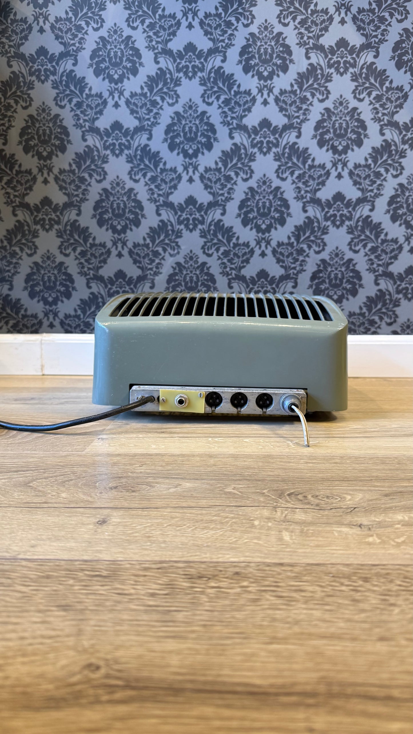 Philips EL6405 Fifties tube amp/mixer adjusted for guitar (occasion)