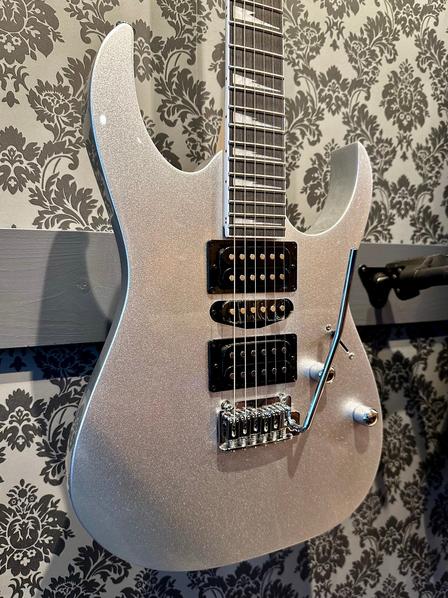 Ibanez GRG170-DXSV Silver