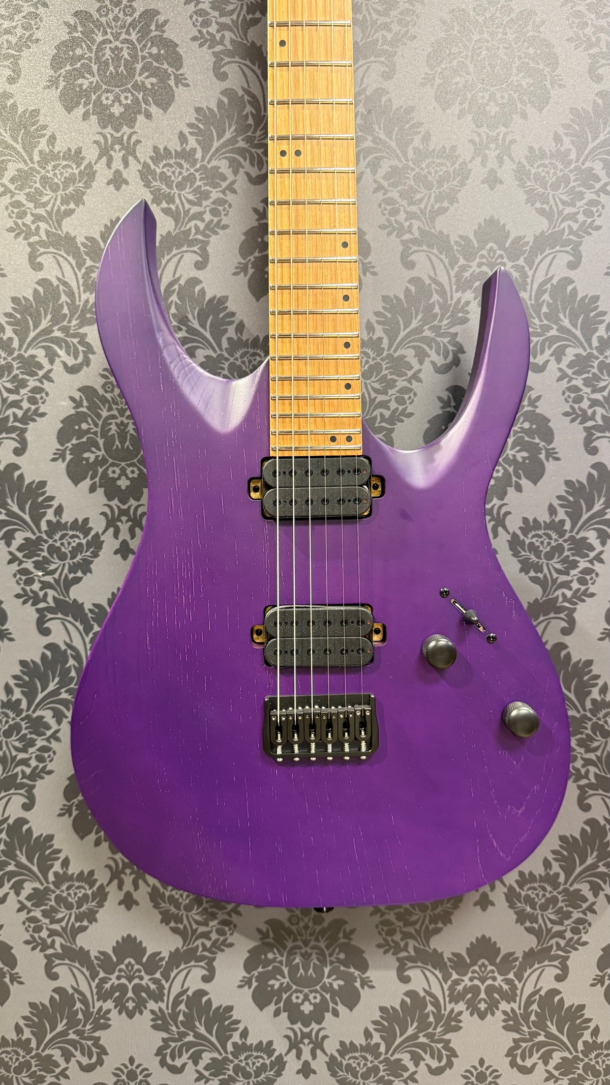 Spira Guitars S-600 APP Ash Purple