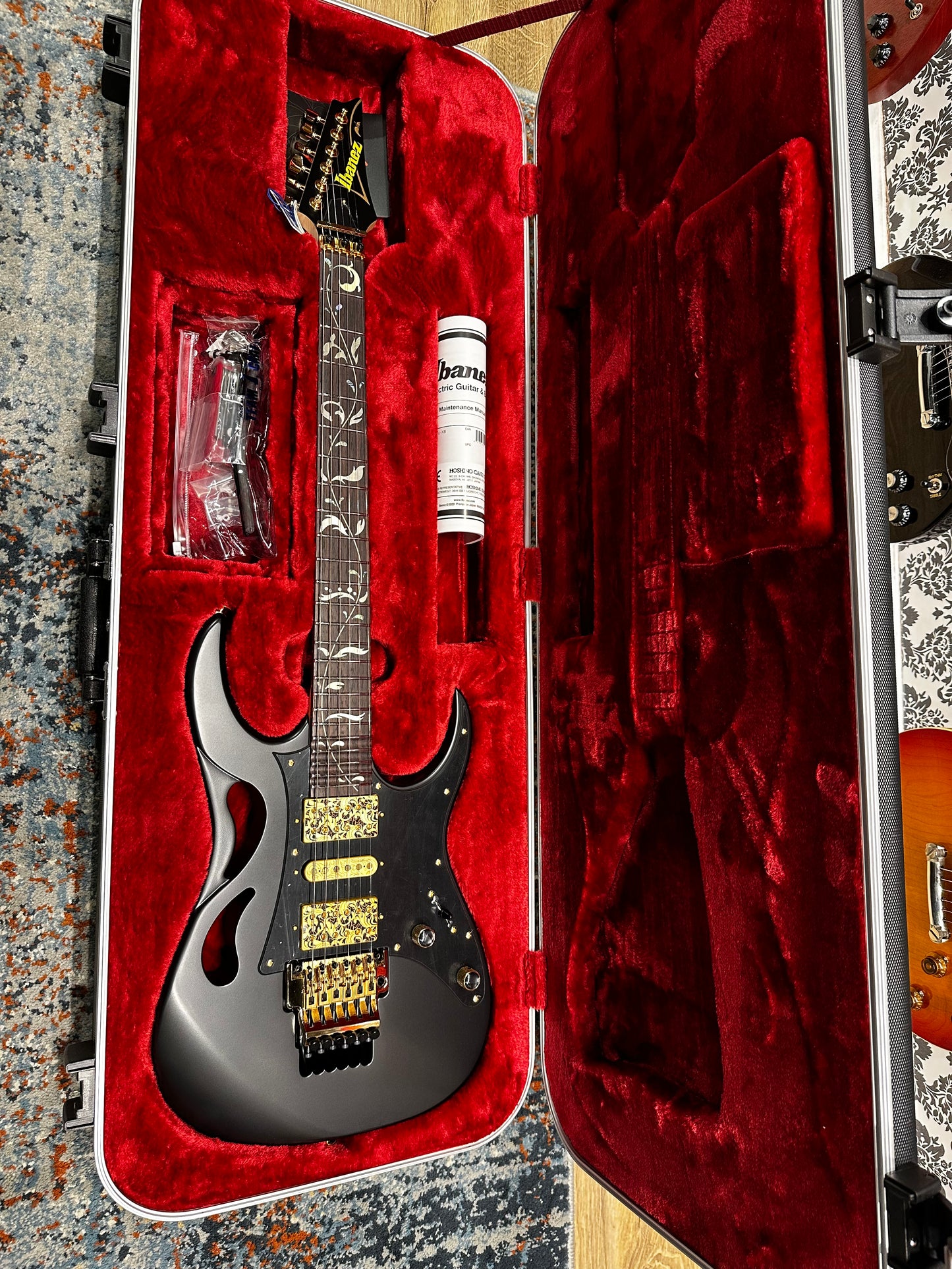 Ibanez PIA-3761XB Steve Vai Signature Model