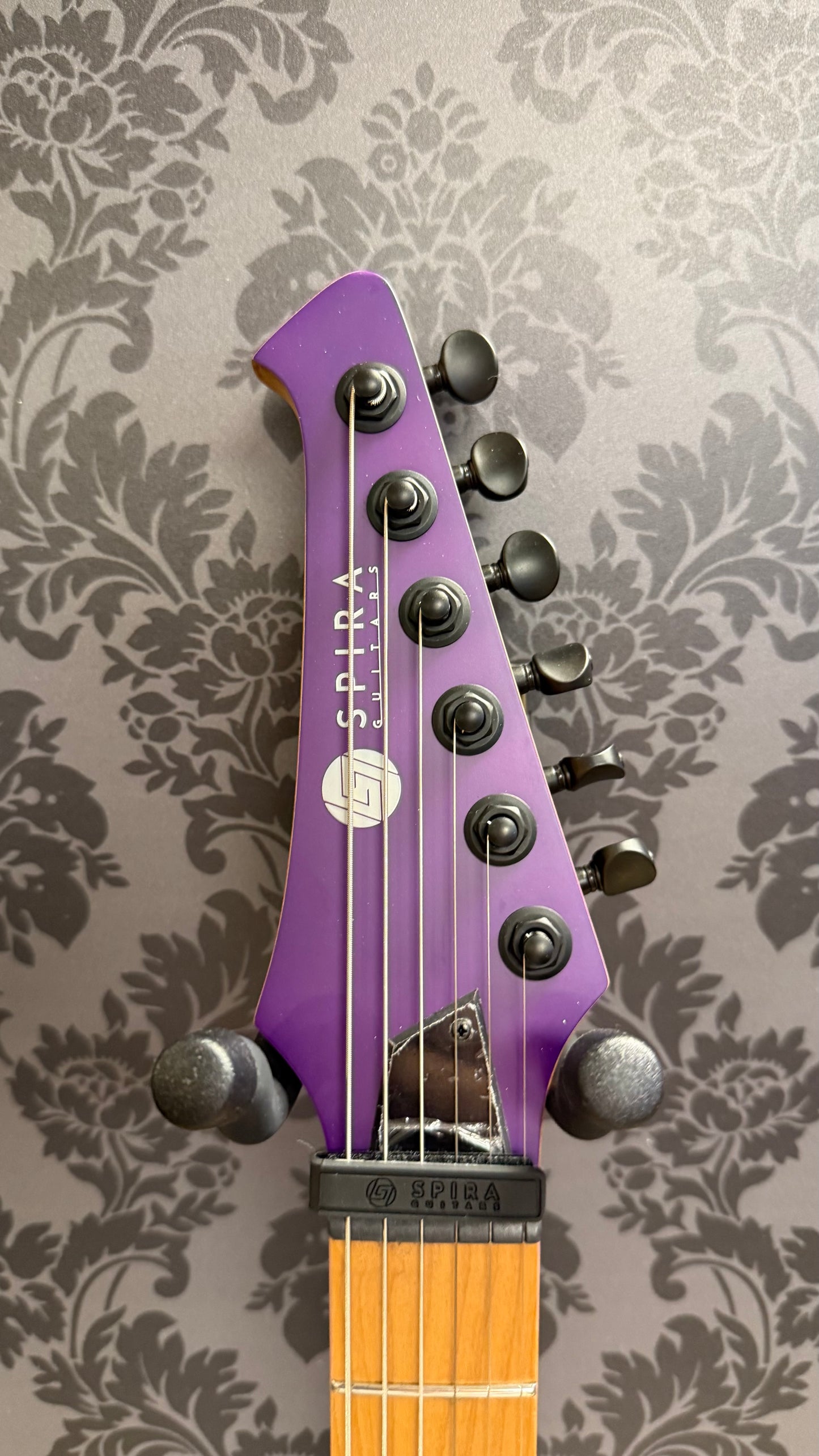 Spira Guitars S-600 APP Ash Purple incl.bag