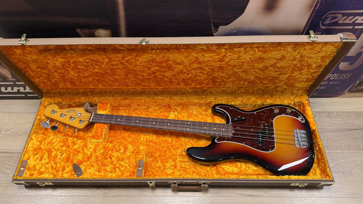 Fender American Vintage II precision bass 2026 + Case (occasion)
