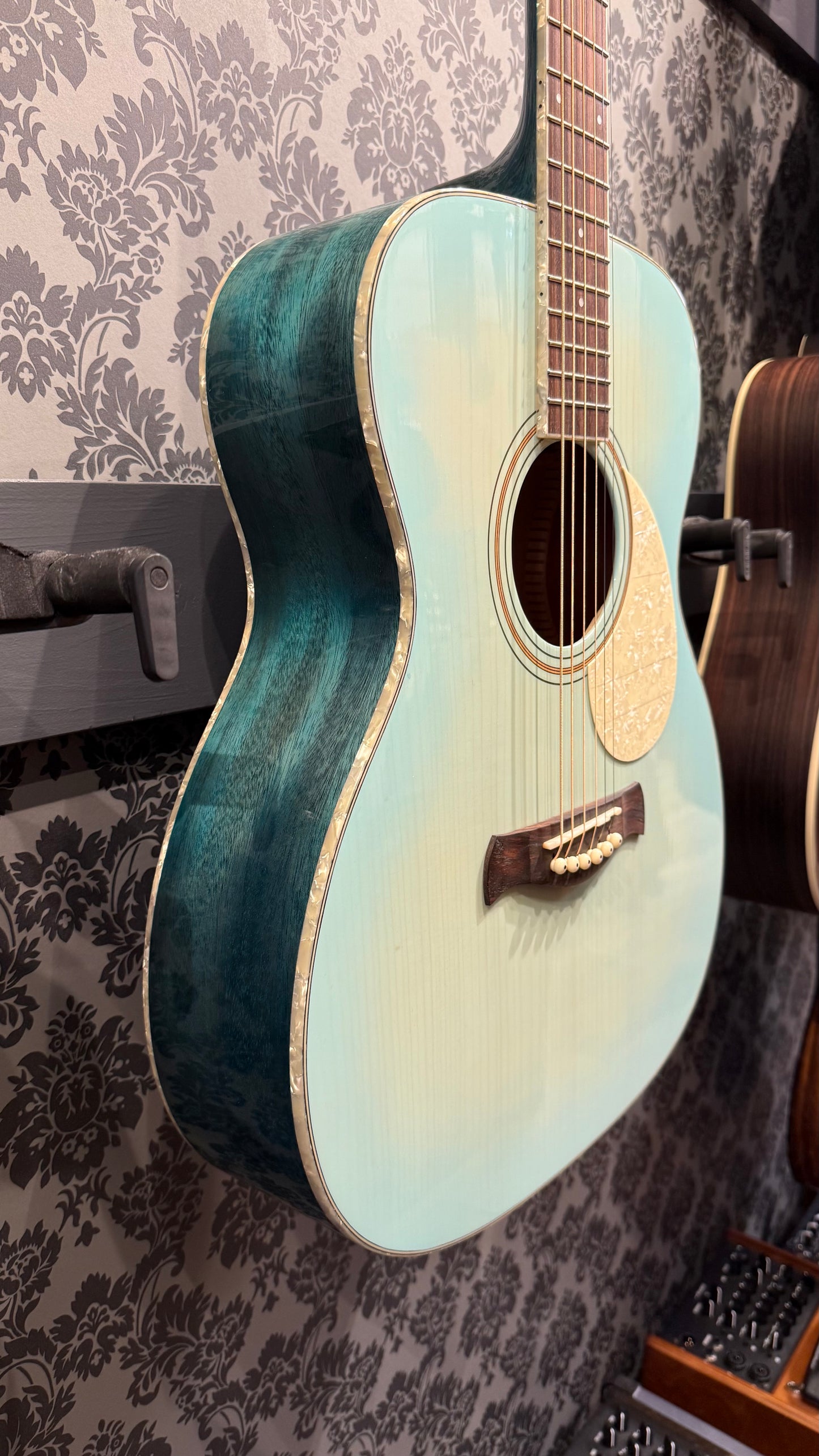 Richwood HSA-55-LB Heritage Series auditorium, solid spruce top