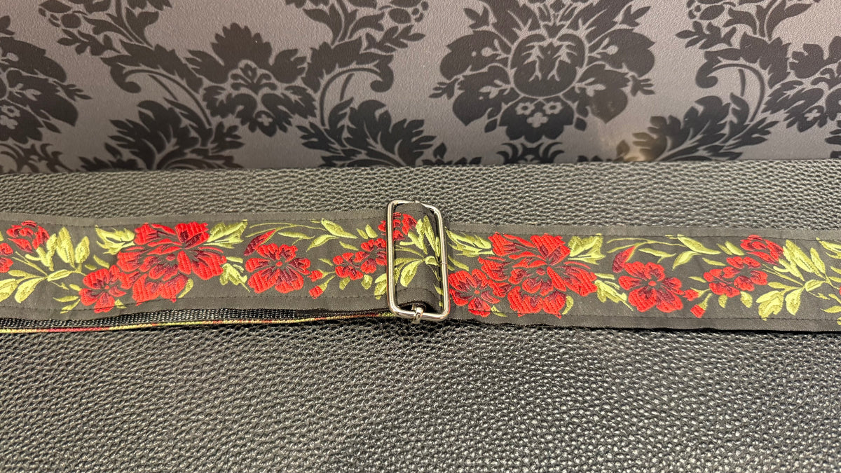 Holy Cow Retrolook Black ‘n Roses