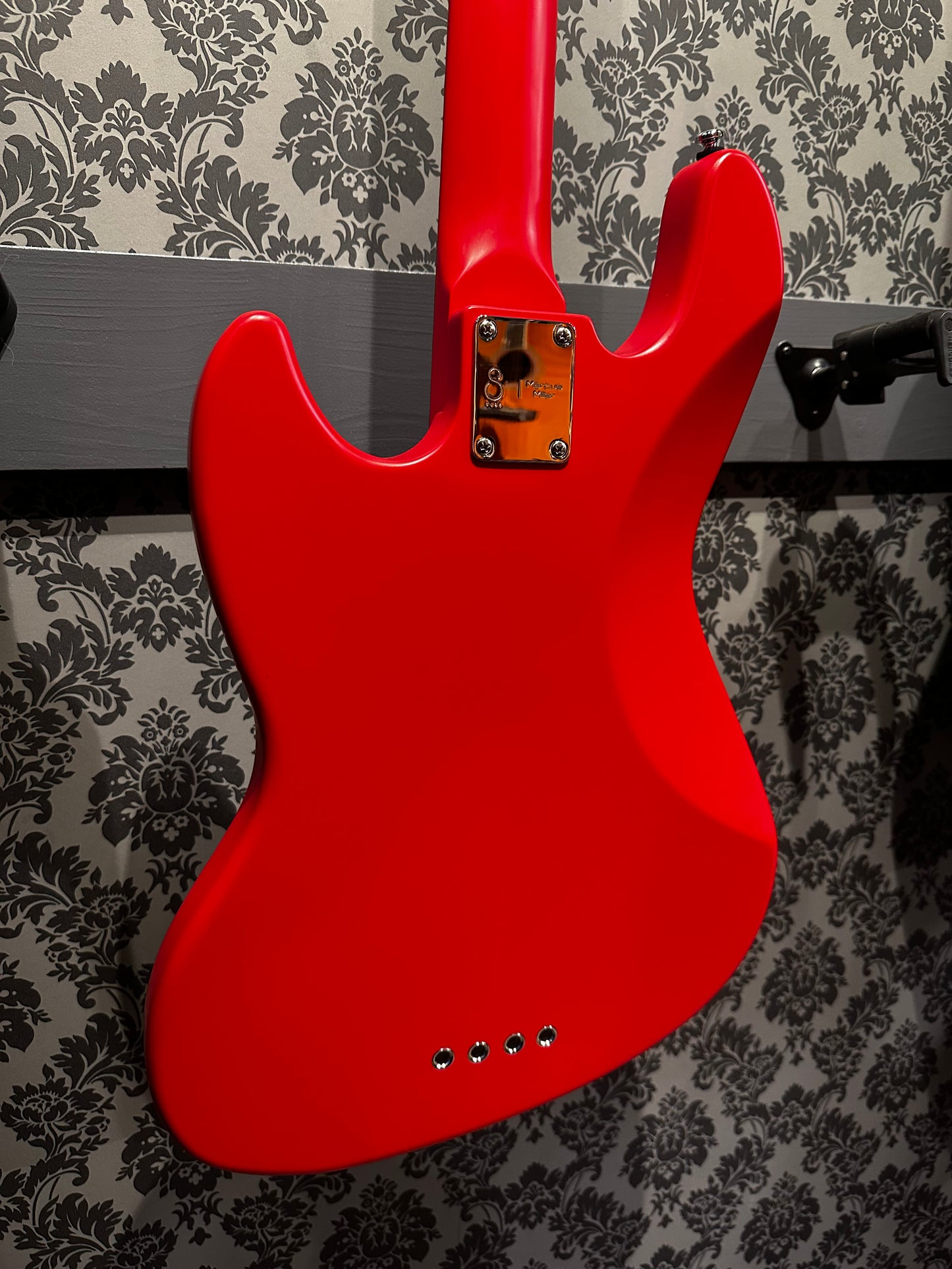 Sire Basses V3P 4/RS Marcus Miller 4-string satin red