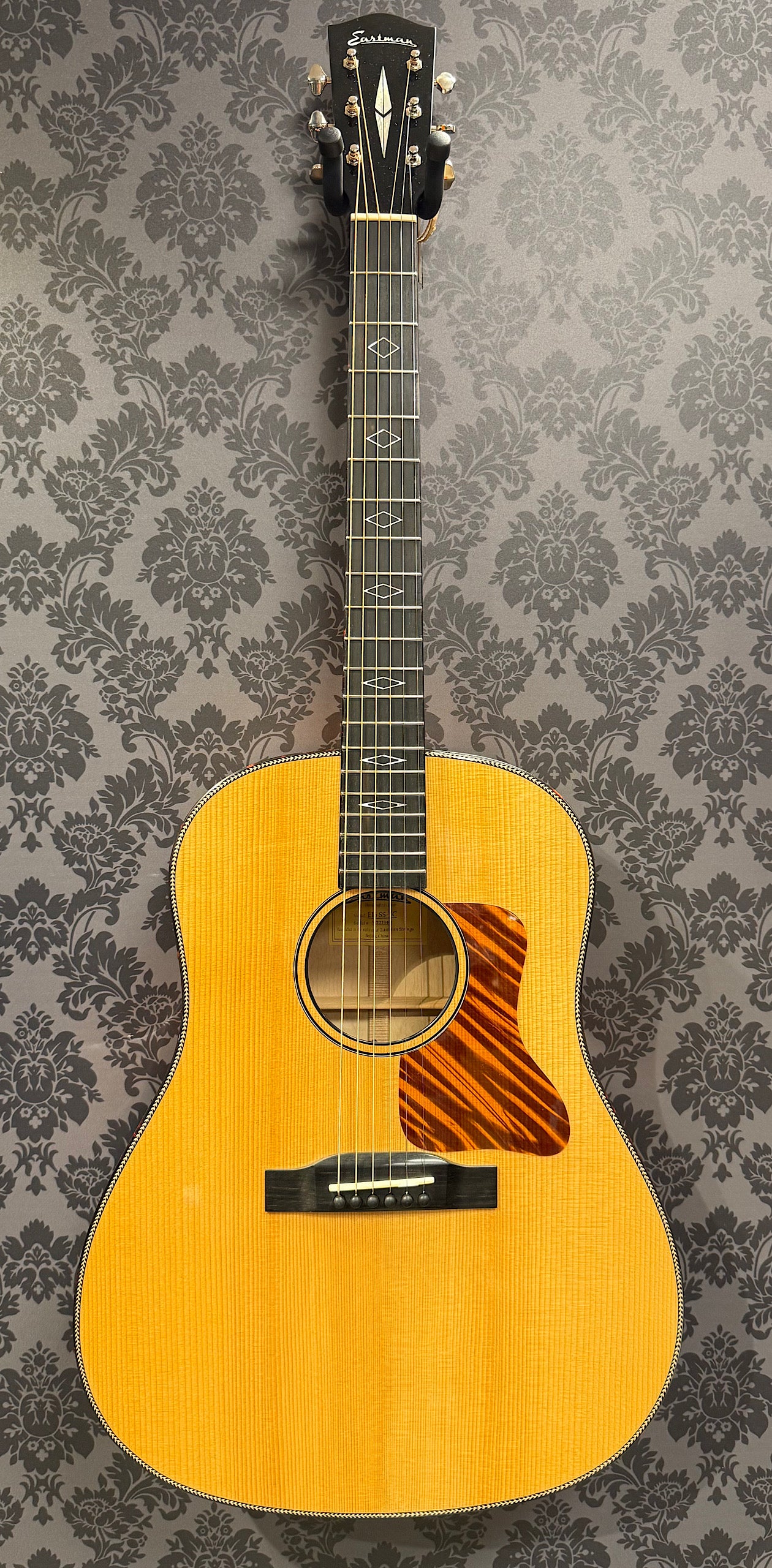 Eastman E16SS-TC-LTD (B-Stock)