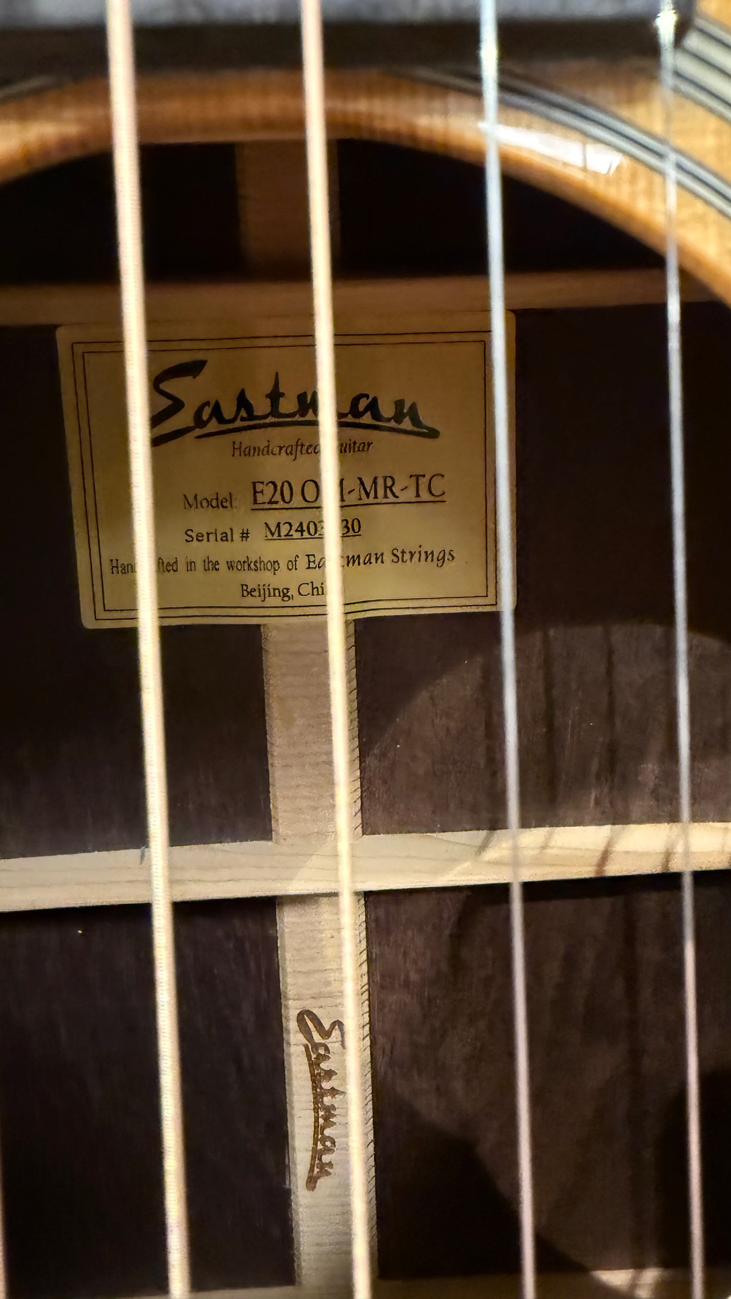 Eastman E20 OM MR TC incl.case (B-Stock)