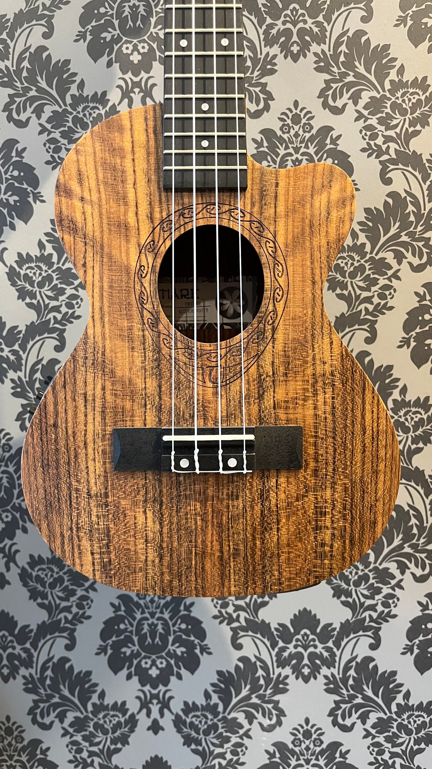 Tanglewood Tiare TWT14E Ukulele