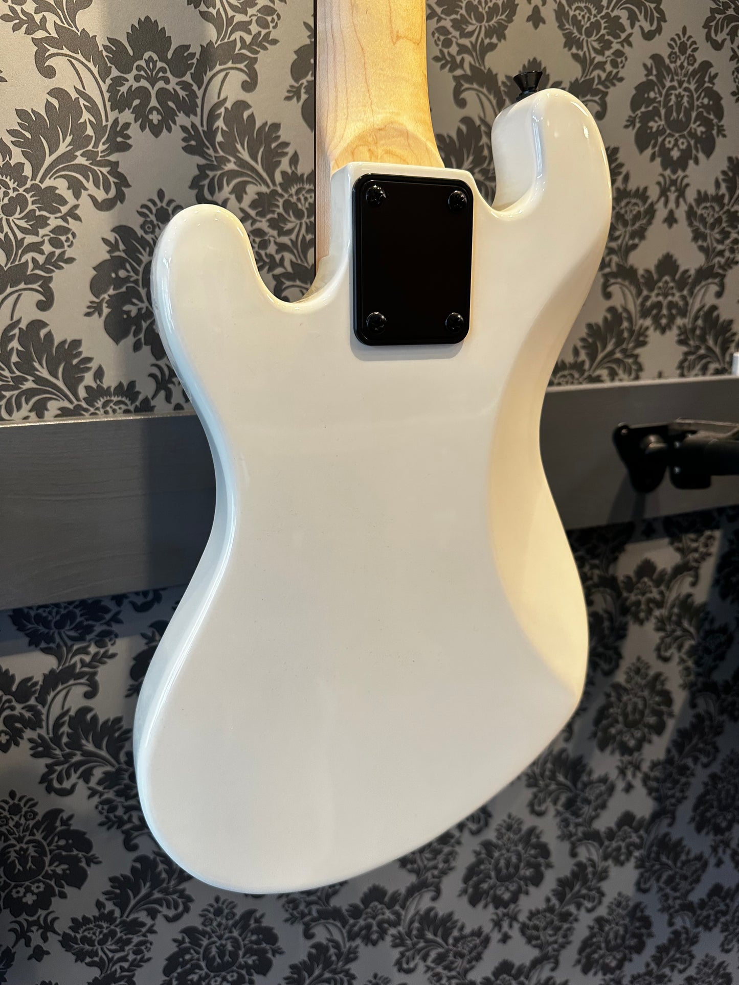 Kala Solid Body U-Bass White